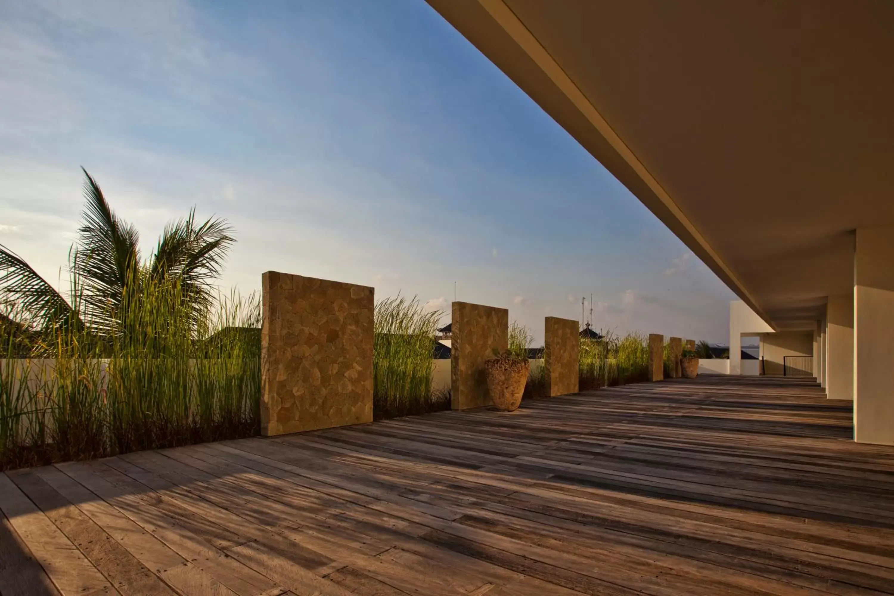 Facade/entrance in Sun Island Hotel & Spa Kuta Facade/entrance in Sun Island Hotel & Spa Kuta