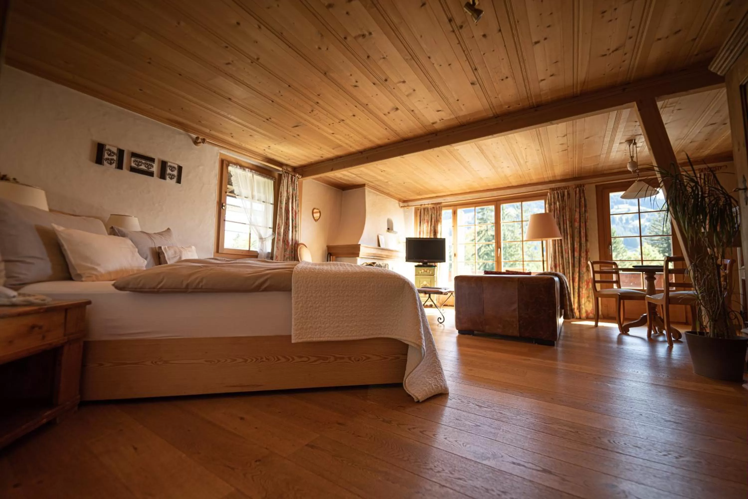 Photo of the whole room, Bed in Hotel Alpenrose mit Gourmet-Restaurant Azalée