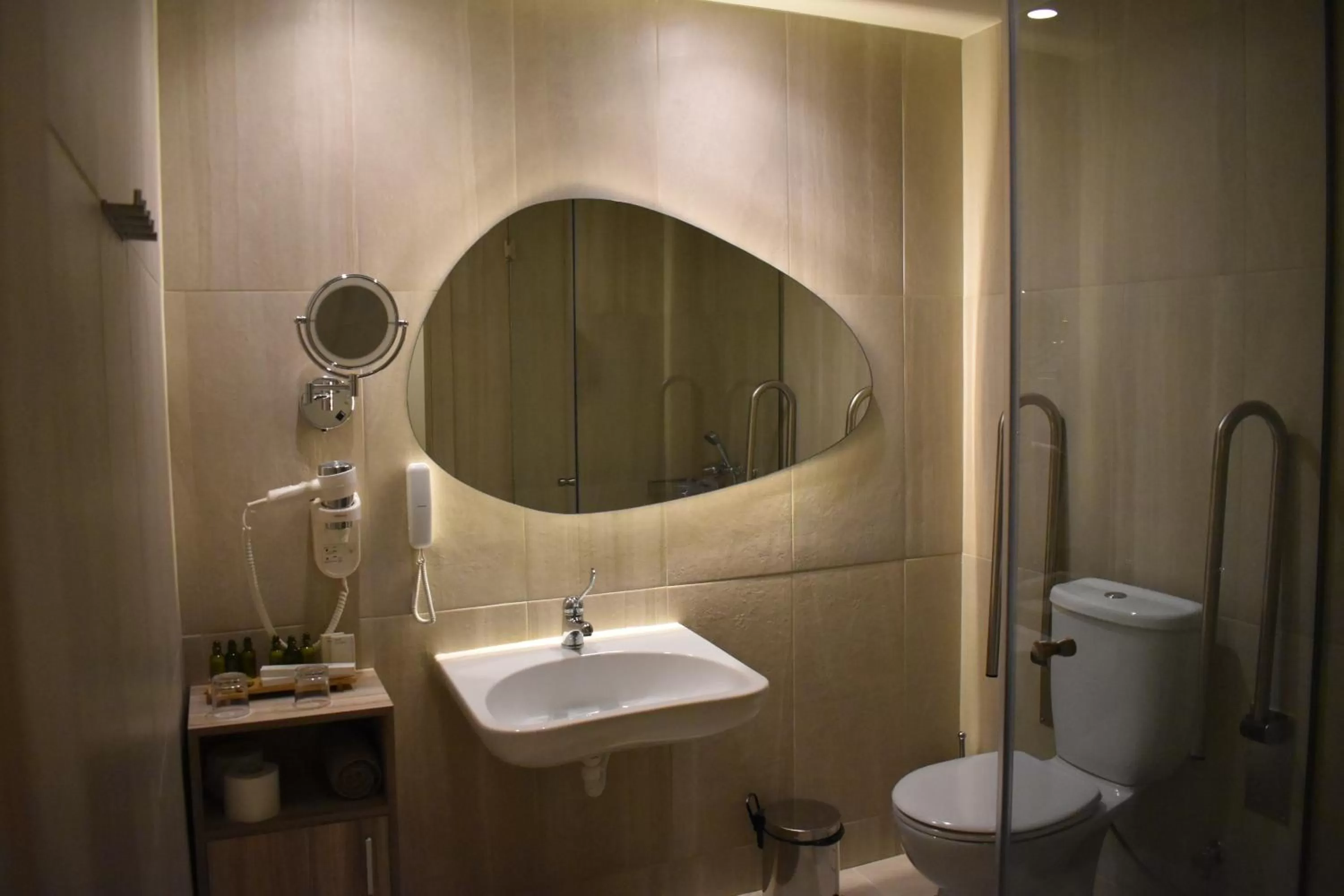 Bathroom in Green Suites Boutique Hotel