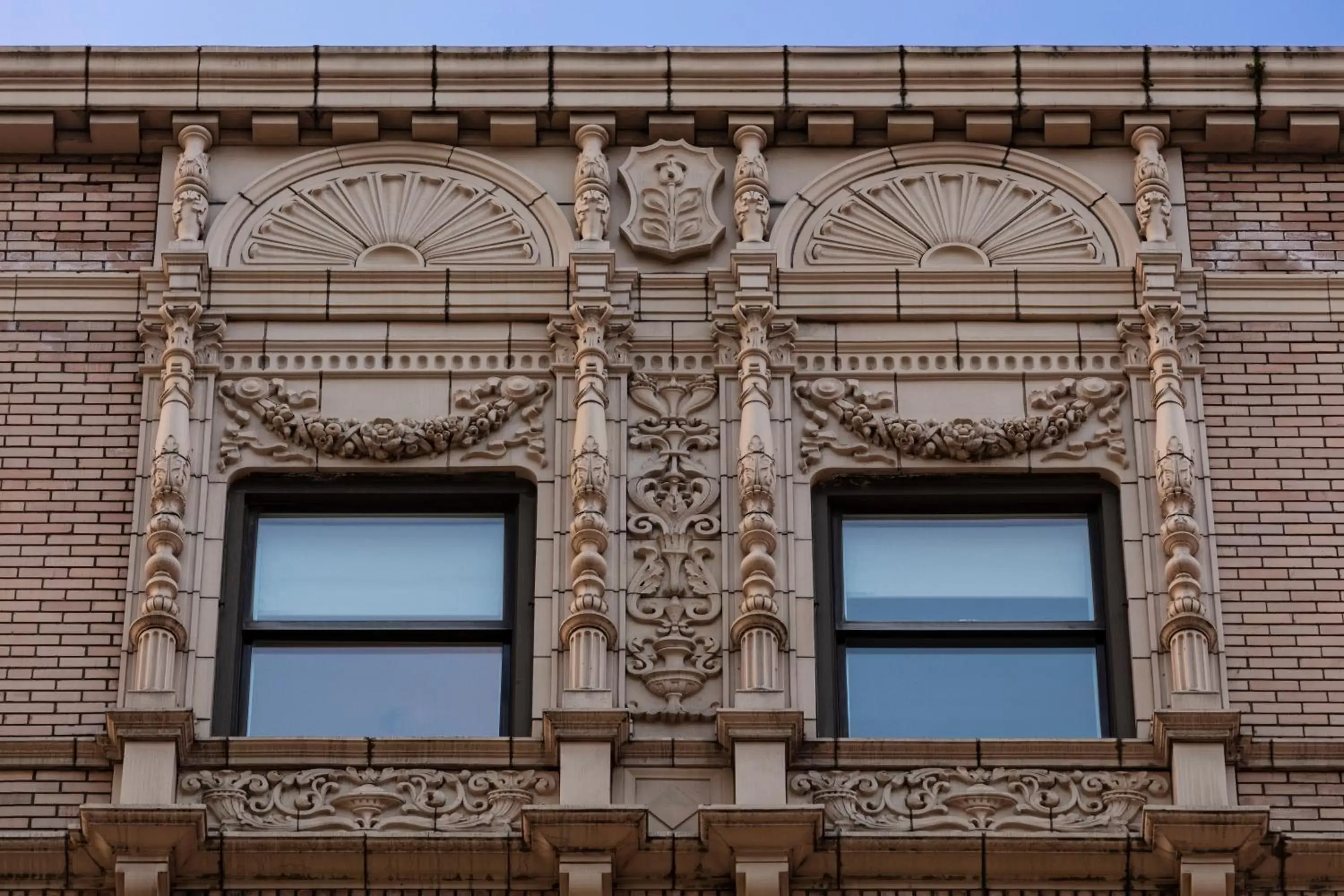 Facade/entrance in Executive Hotel Pacific Facade/entrance in Executive Hotel Pacific