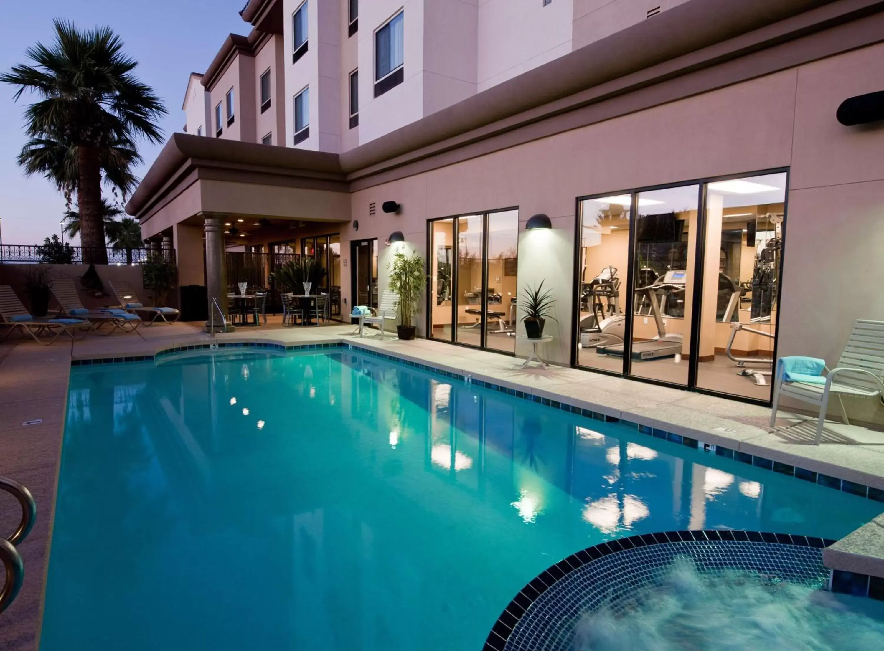 Pool view, Property Building in DoubleTree by Hilton Phoenix-Gilbert