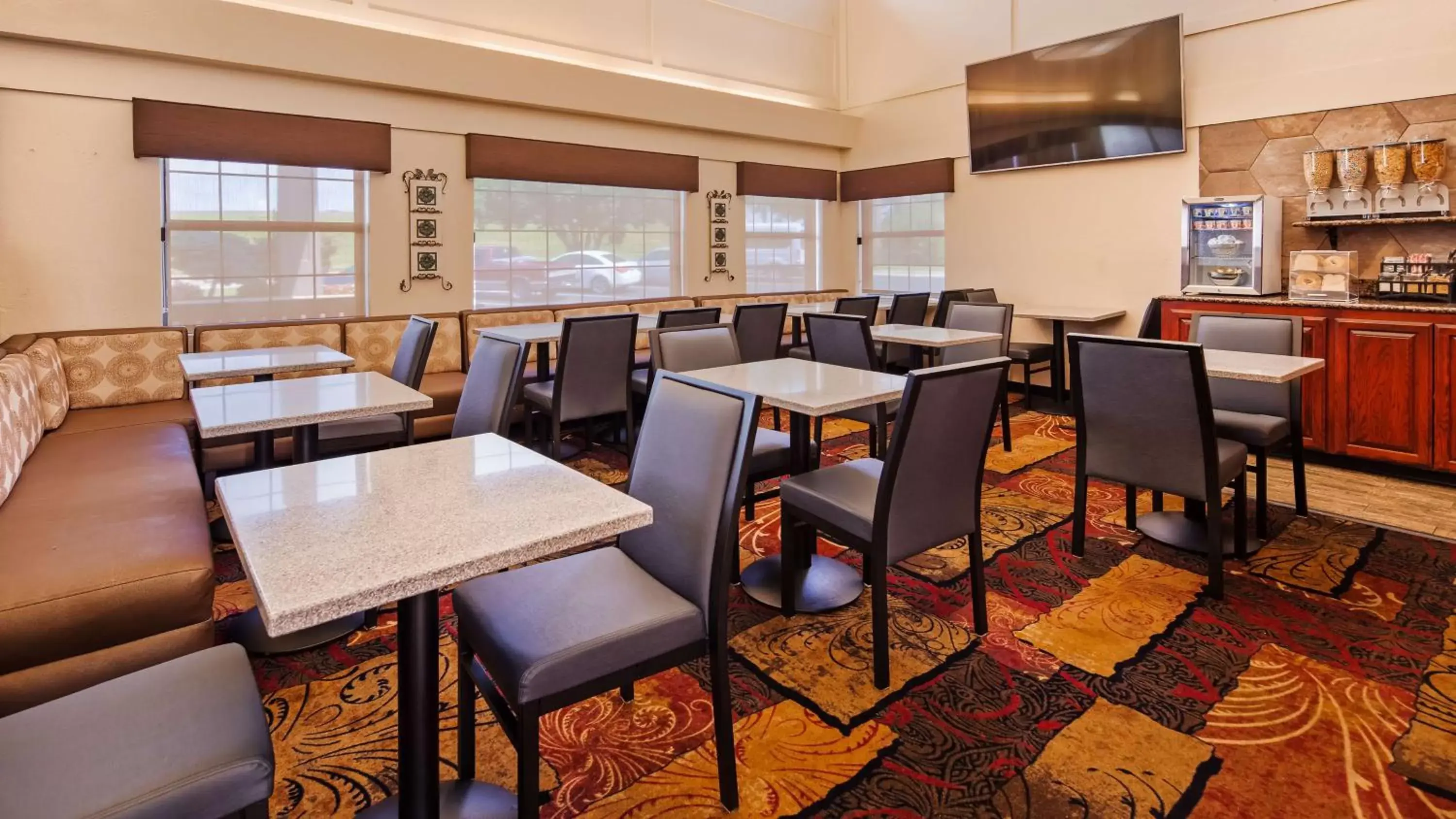 Dining area, Restaurant/Places to Eat in Best Western Plus Oklahoma City Yukon