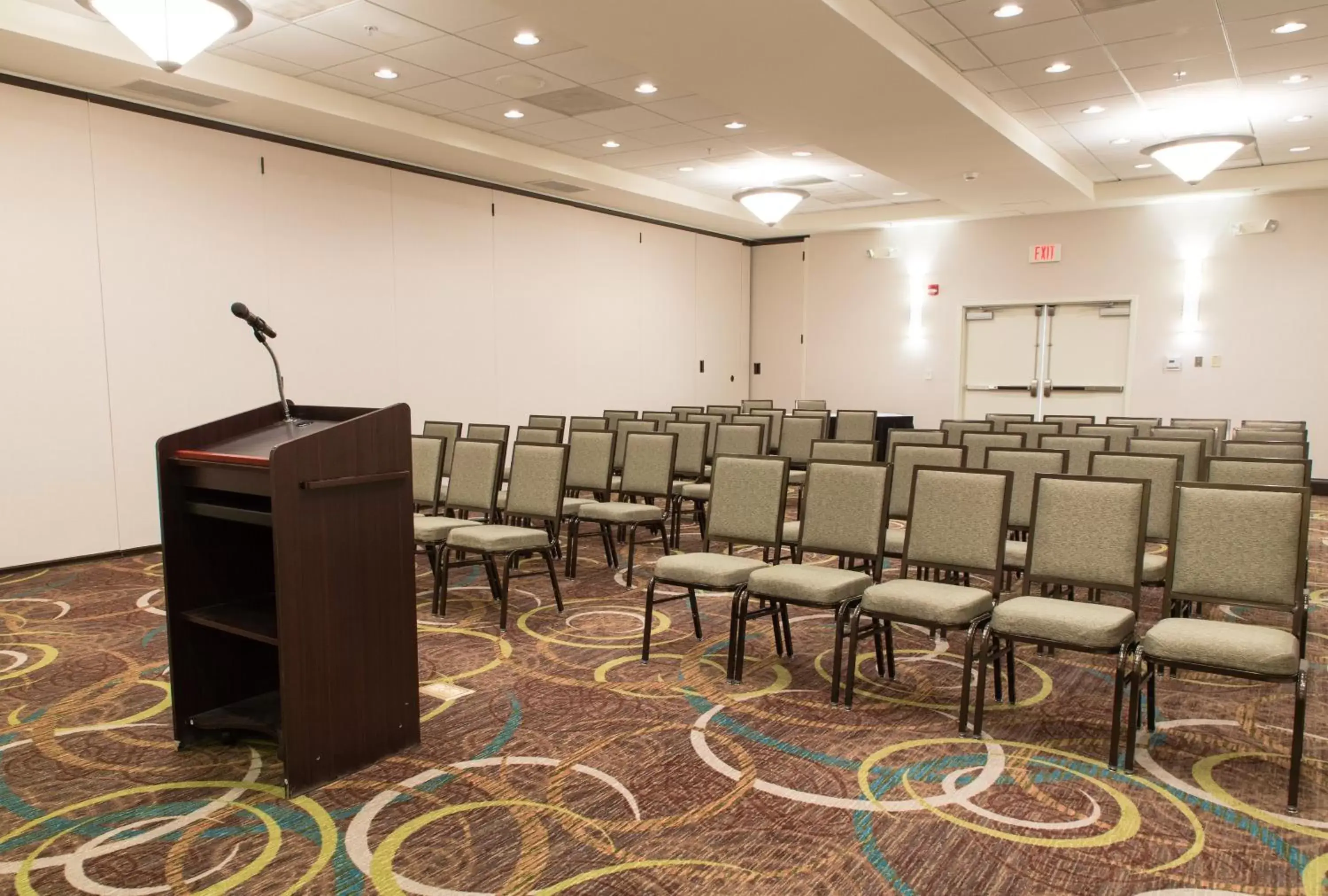 Meeting/conference room in Holiday Inn Hotel & Suites Bloomington Airport, an IHG Hotel