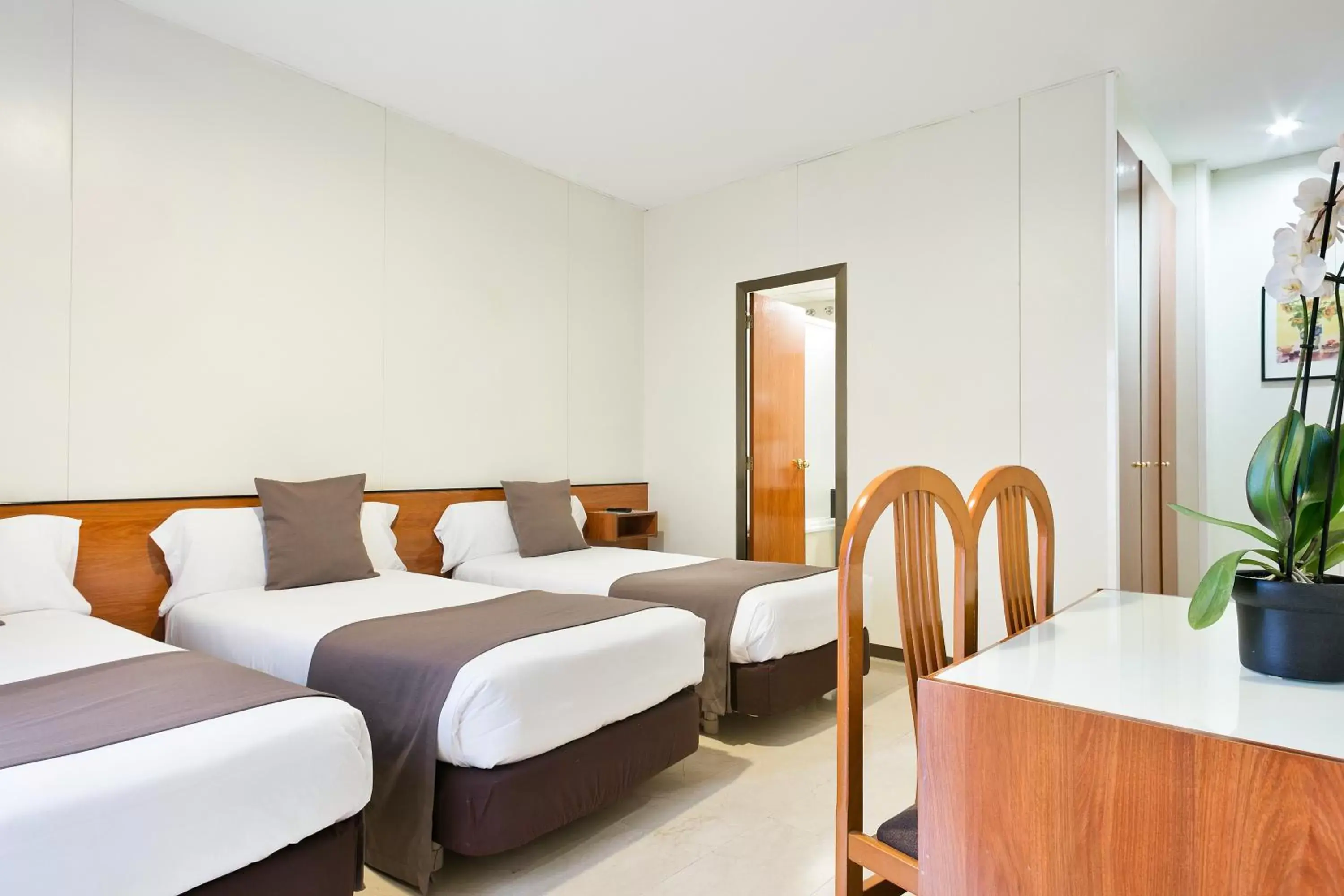 Bedroom in Hotel Condal