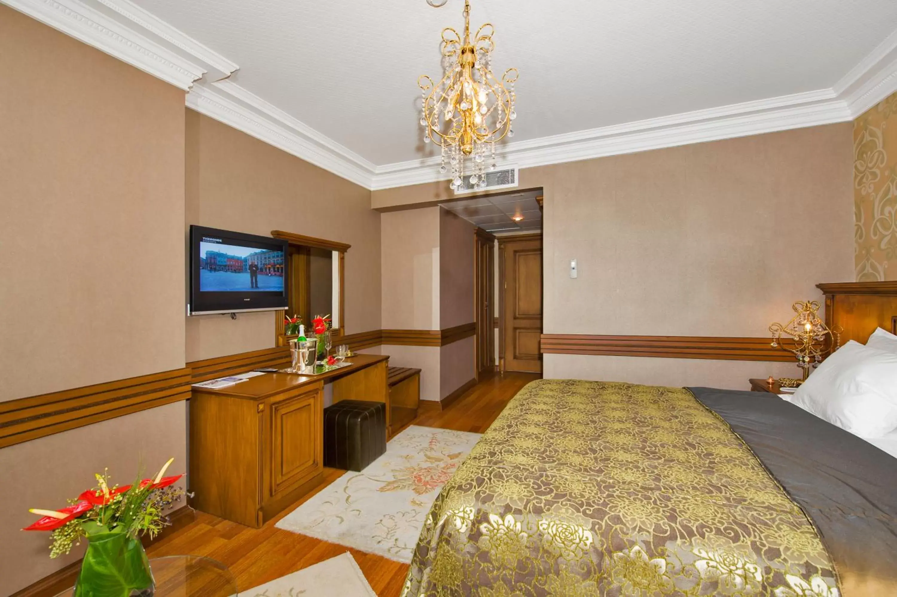 TV and multimedia, TV/Entertainment Center in Ferman Hotel Old City -Special Category