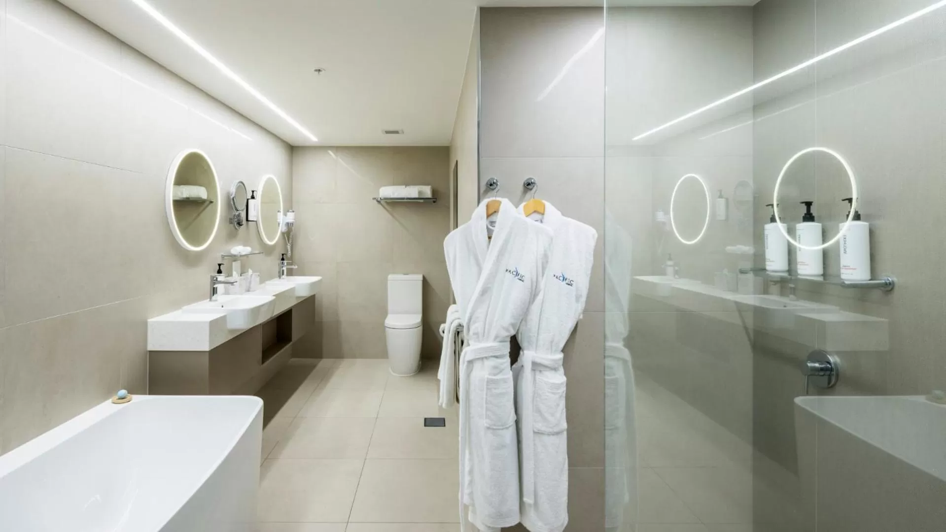 Bathroom in Pacific Hotel Cairns