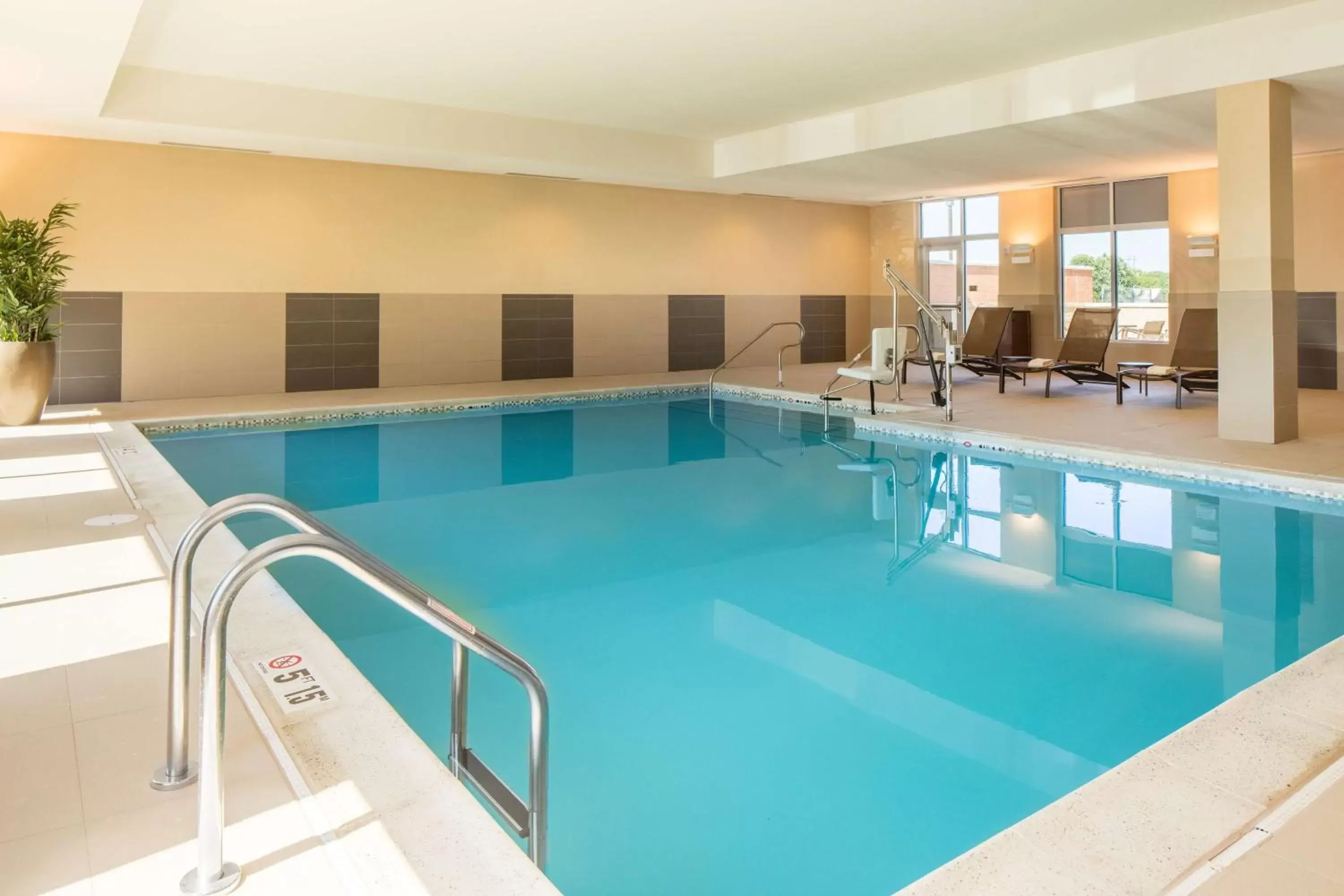 On site, Swimming Pool in Hyatt Place Kansas City Lenexa City Center