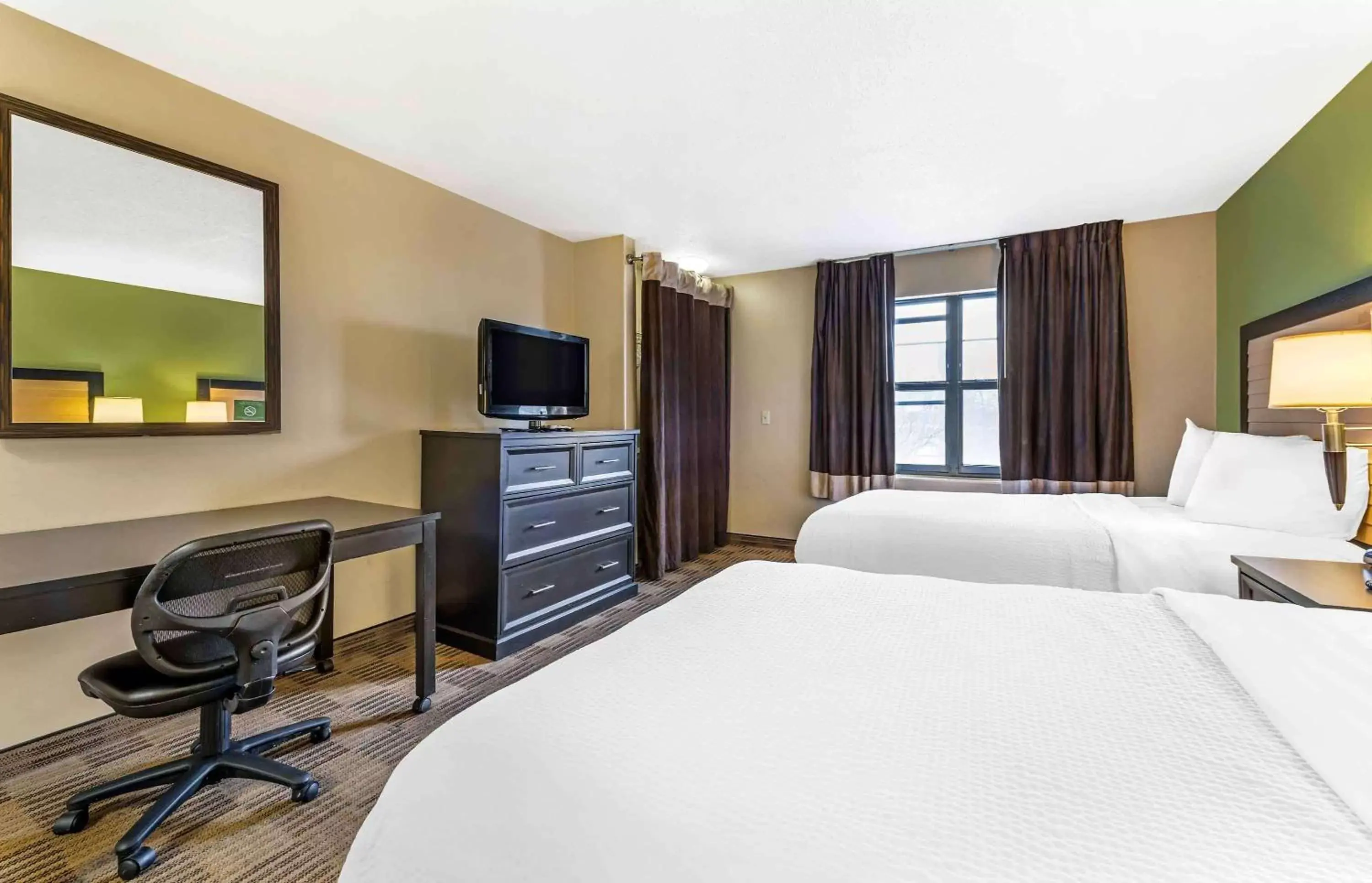 Bedroom in Extended Stay America Suites - Minneapolis - Woodbury