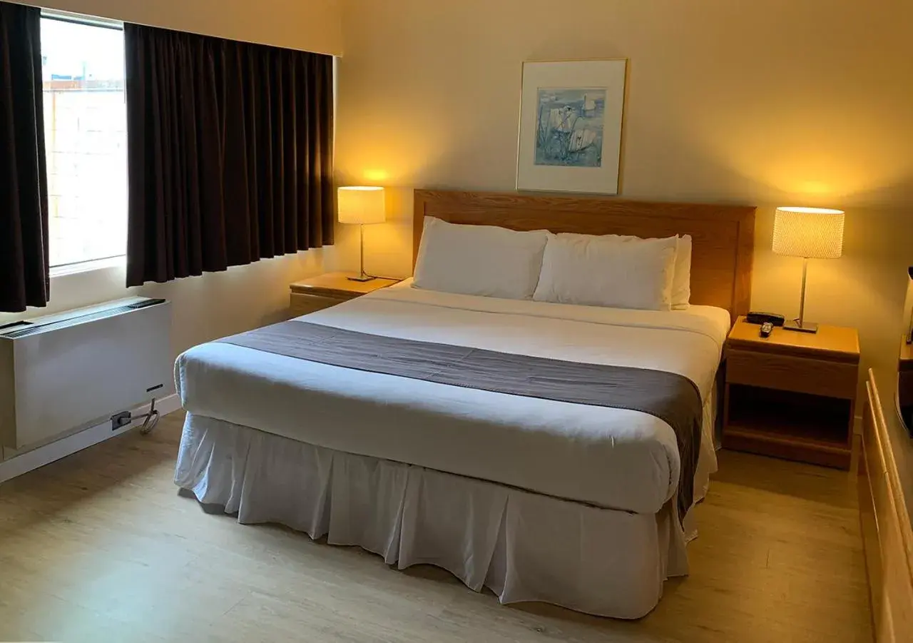 Bed in Cassandra Hotel