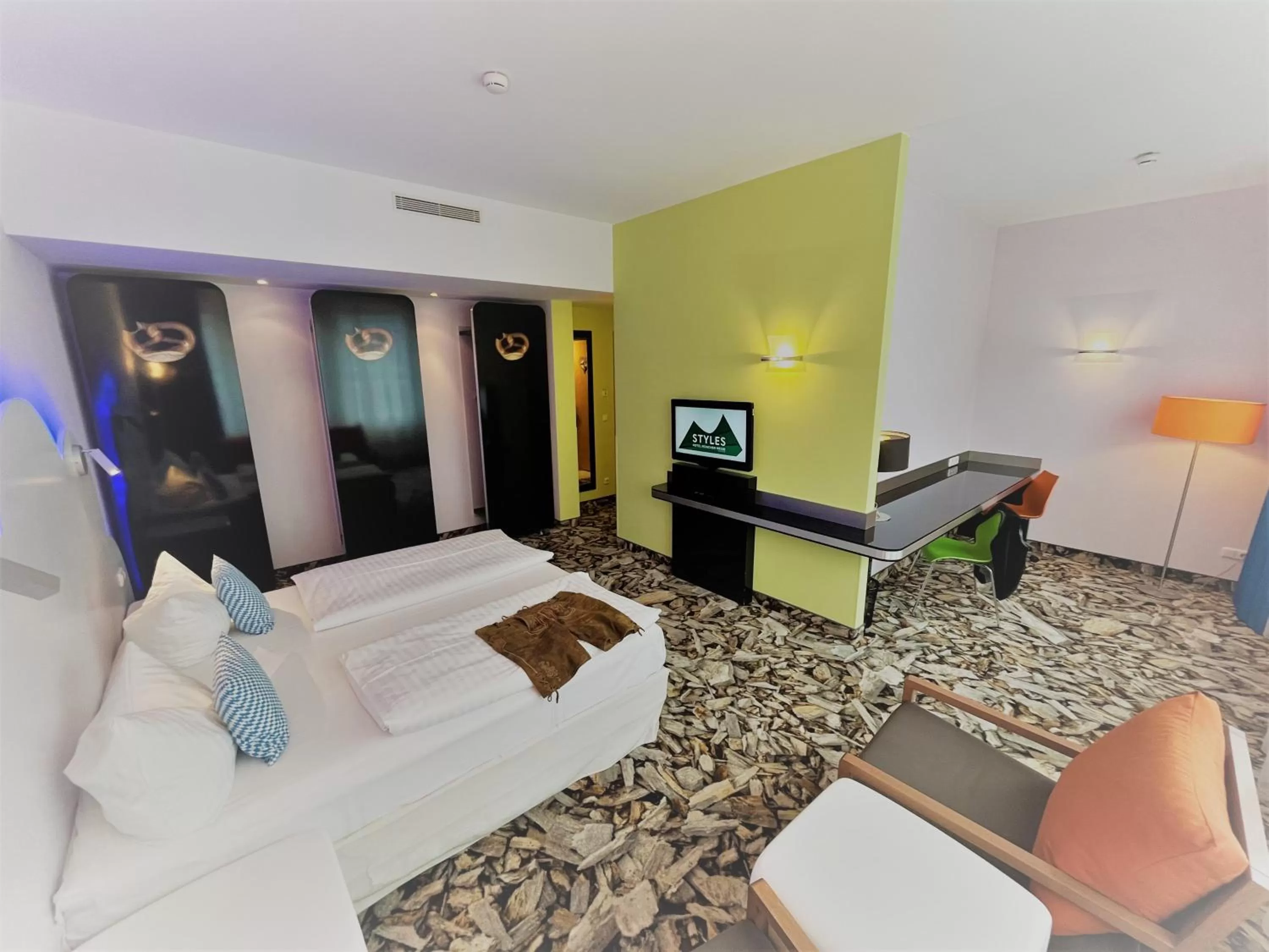 Bedroom in Styles Hotel München Messe