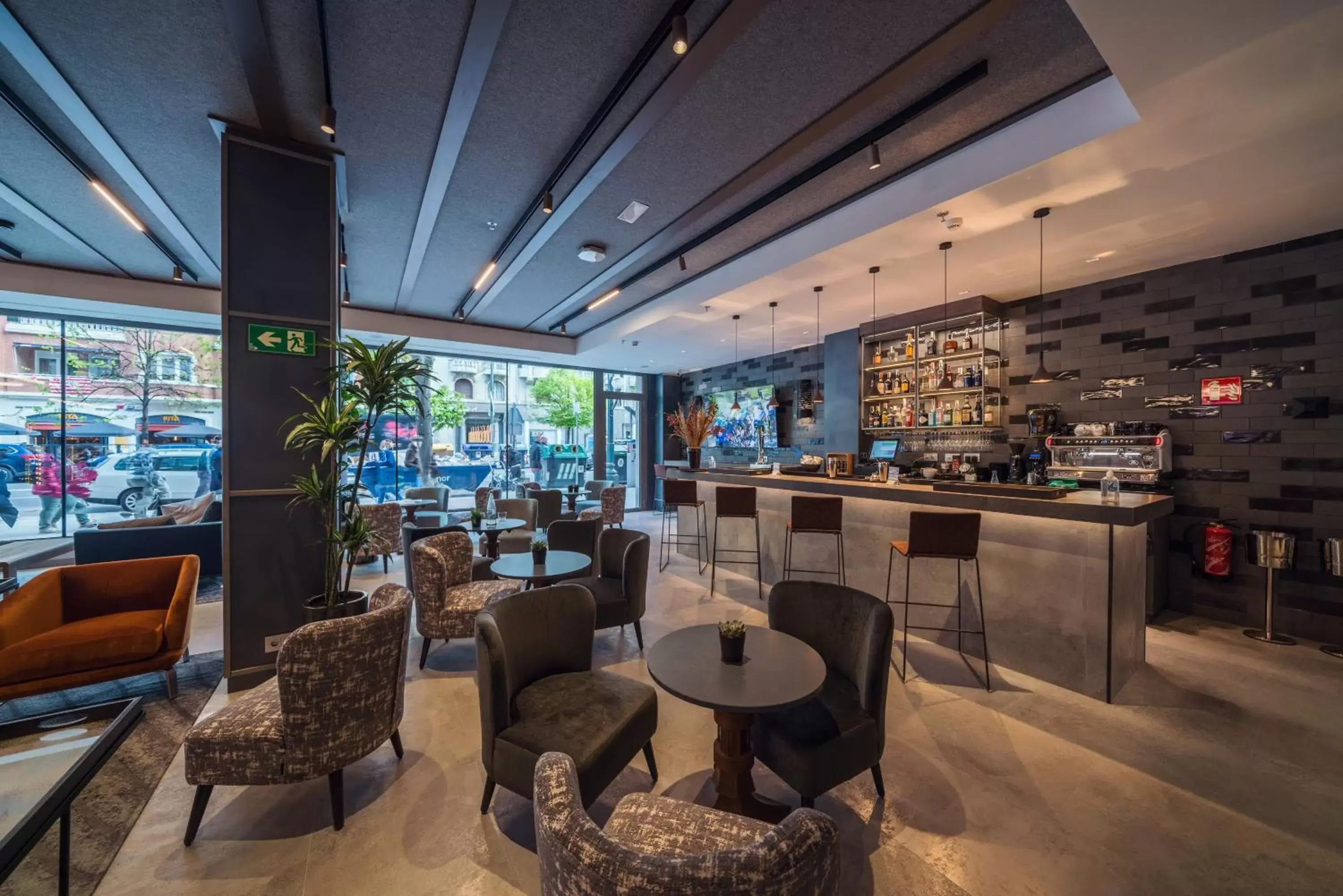 Lounge or bar in Catalonia Gran Vía Bilbao Lounge or bar in Catalonia Gran Vía Bilbao
