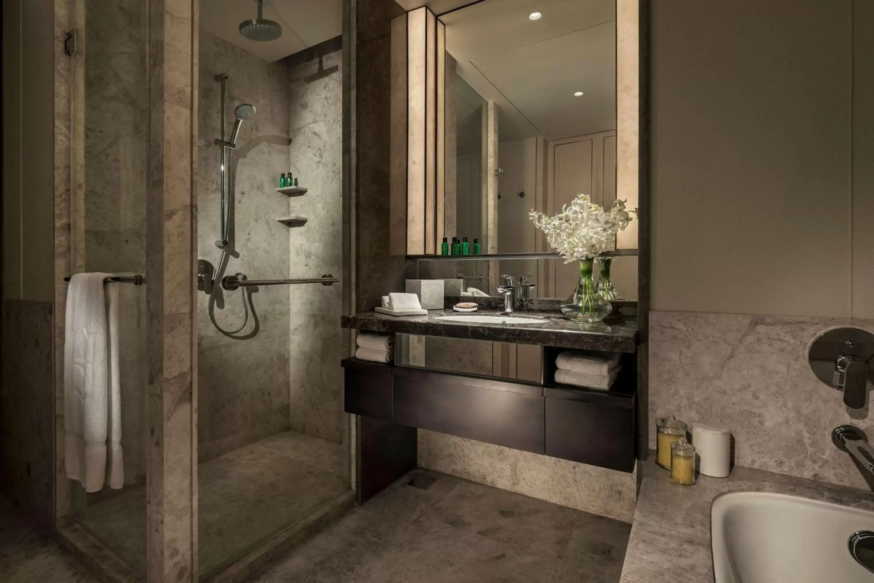 Photo of the whole room in Shangri-La Colombo Photo of the whole room in Shangri-La Colombo