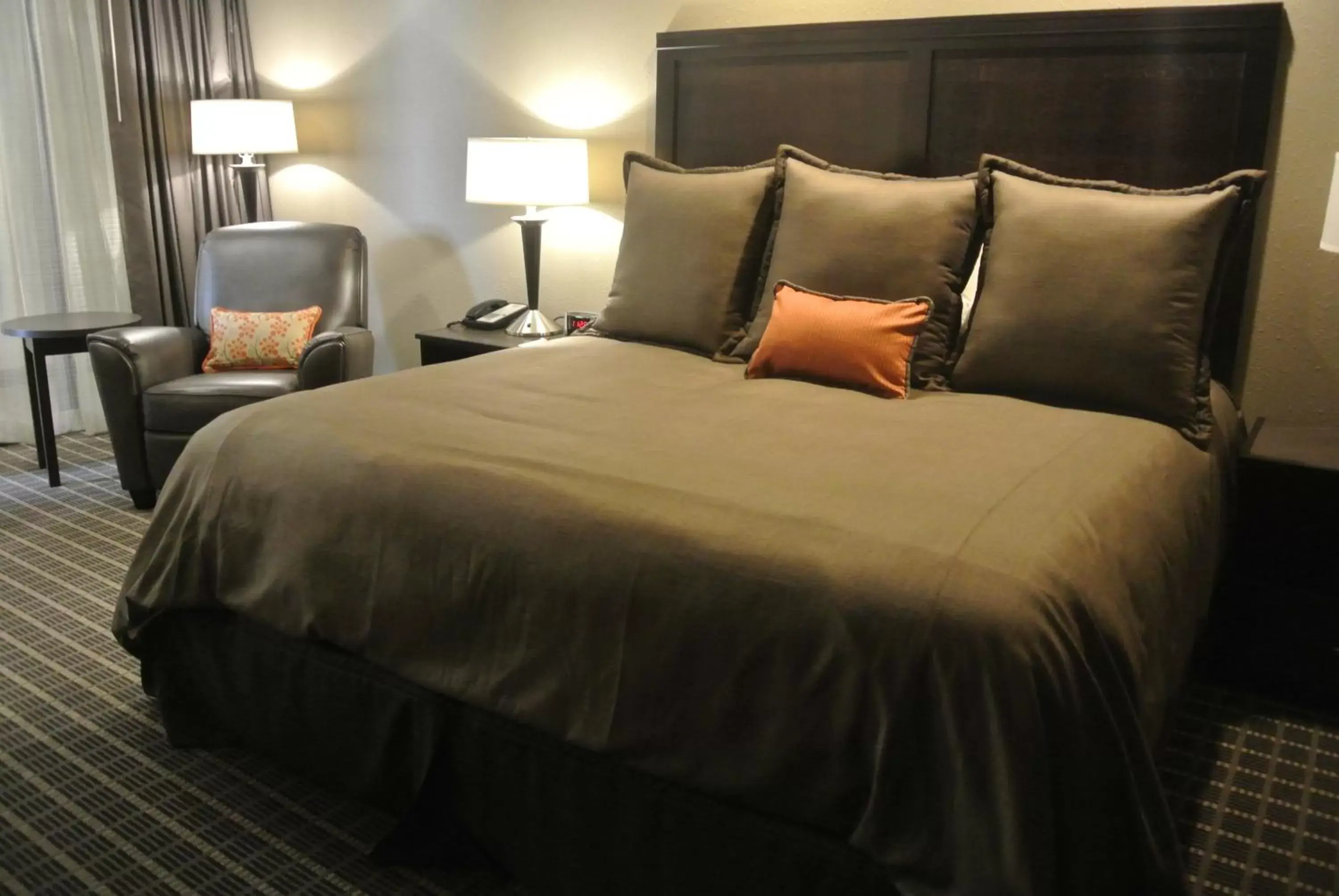 Bedroom, Bed in Aspen Select