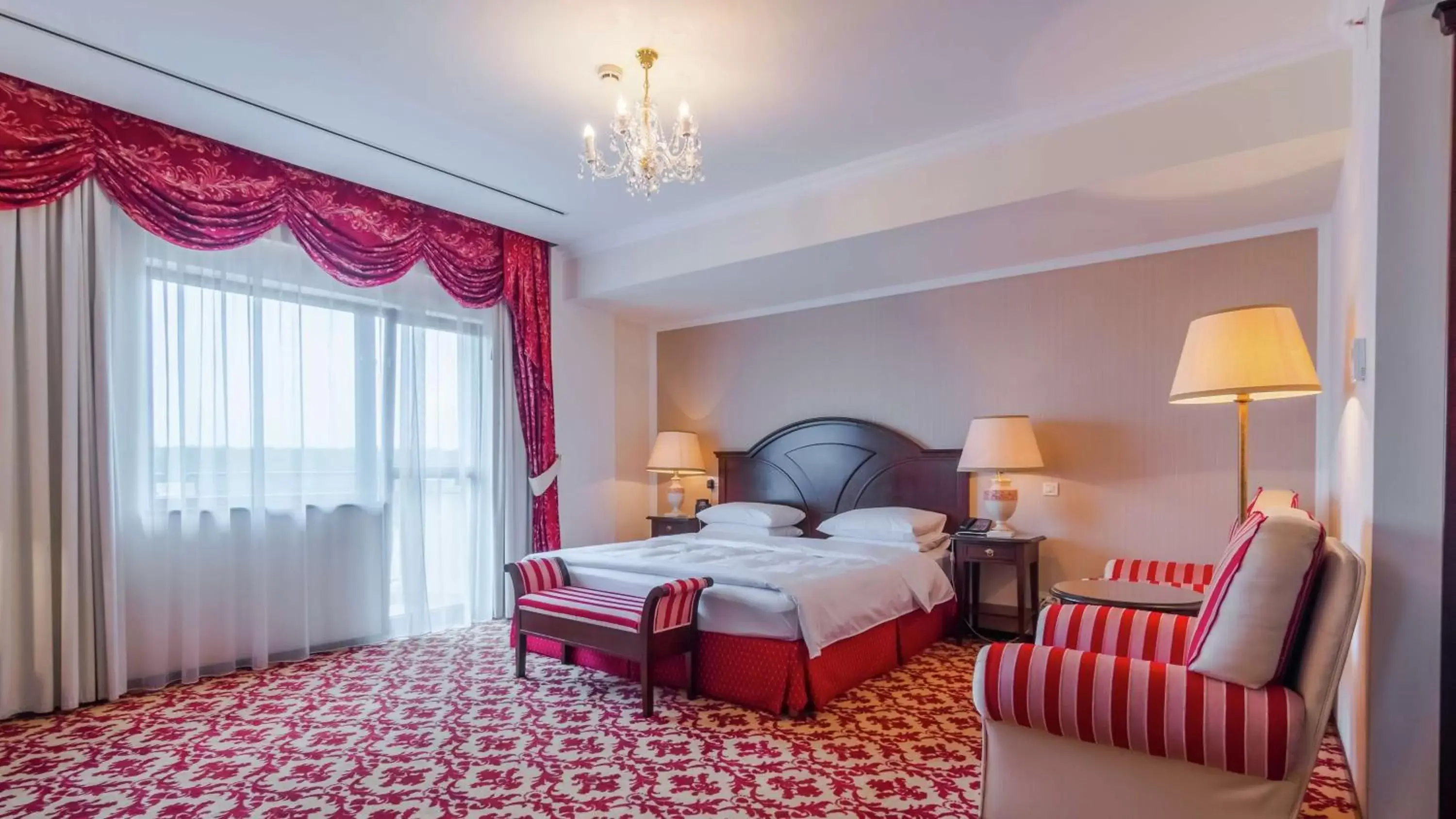 Living room, Bed in Hilton Sibiu