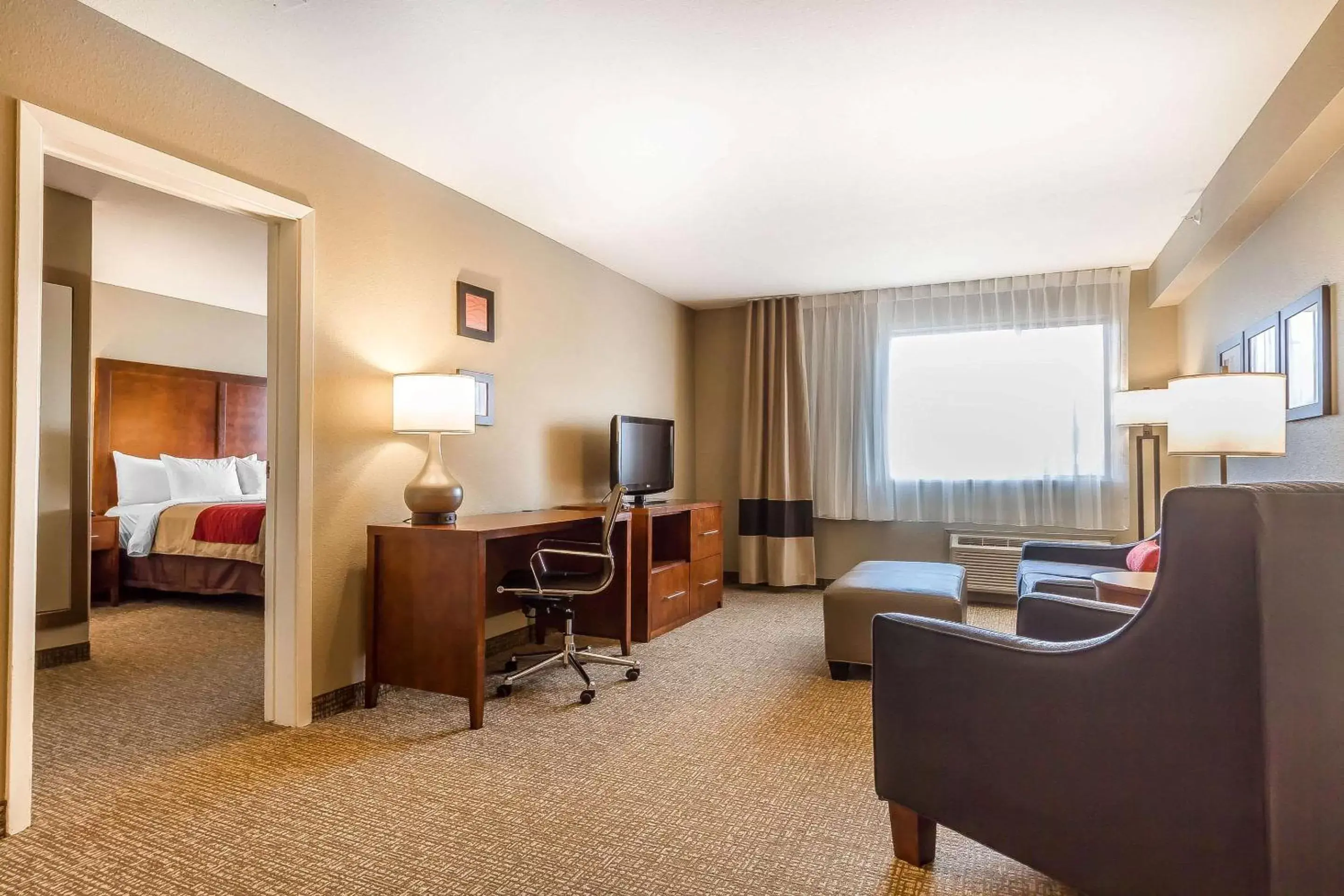 Photo of the whole room, Seating Area in Comfort Inn & Suites Rocklin