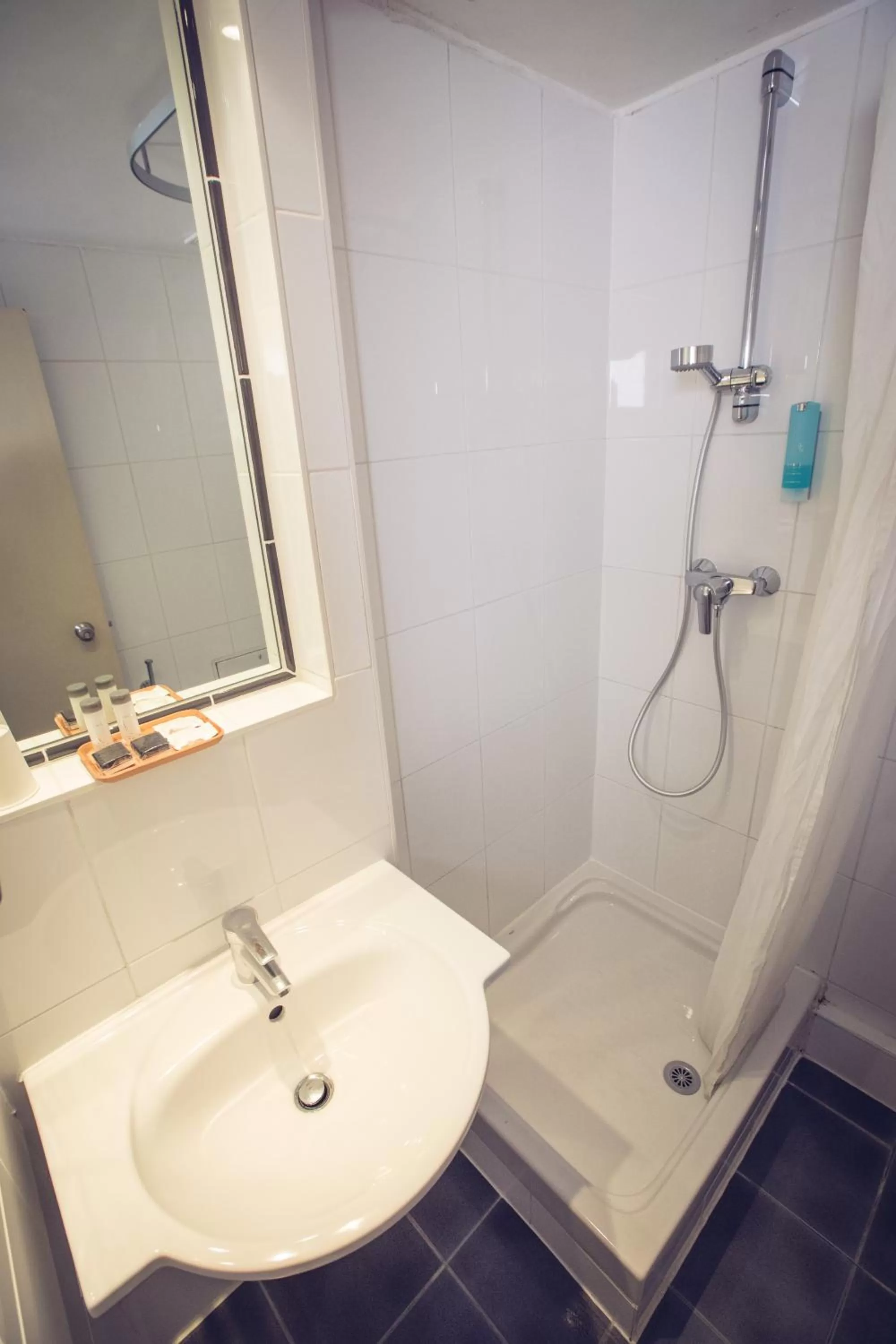 Bedroom in Timhotel Paris Gare de Lyon