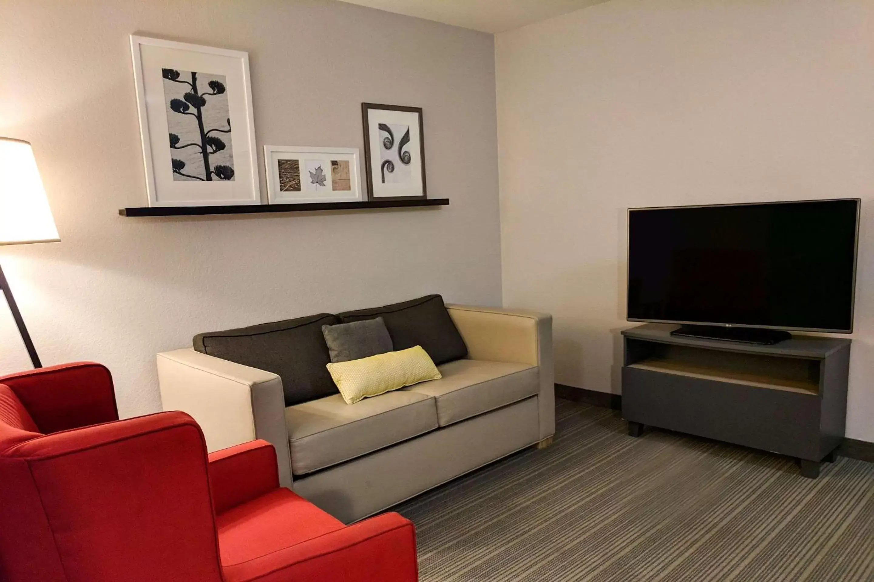 Living room, Seating Area in Comfort Inn & Suites Slidell