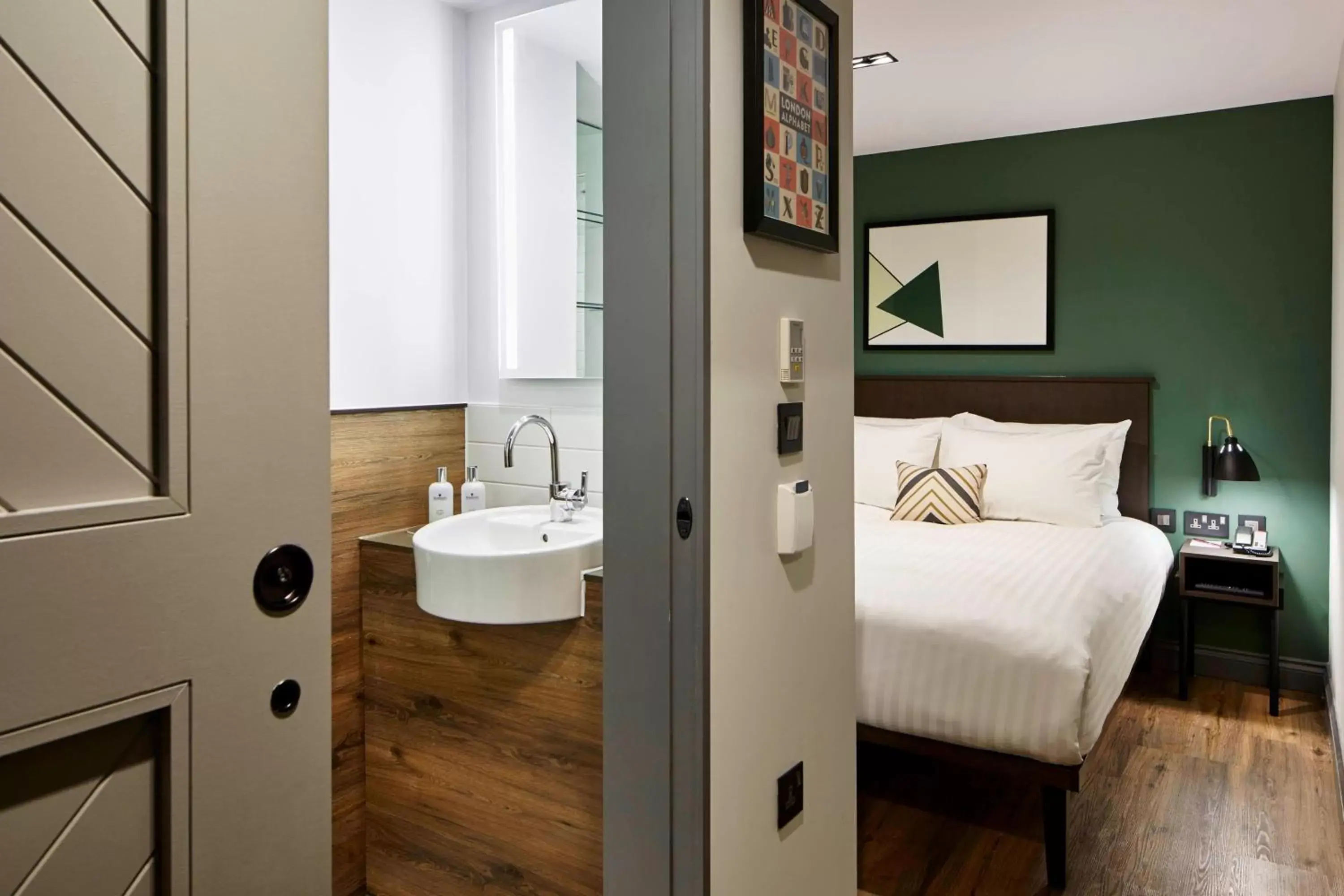 Bedroom, Bathroom in Residence Inn by Marriott London Kensington
