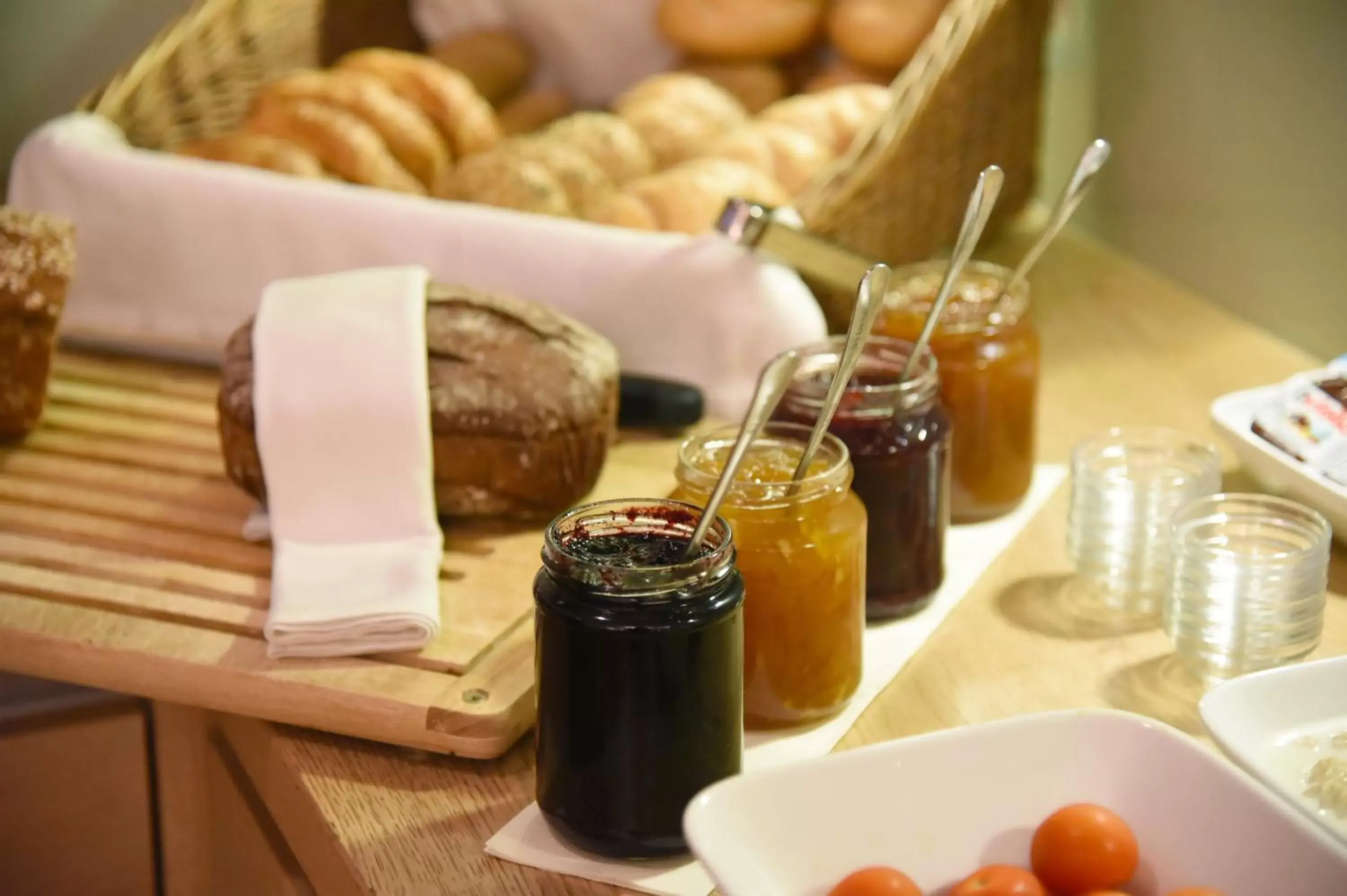 Buffet breakfast in Hotel Krone 1512