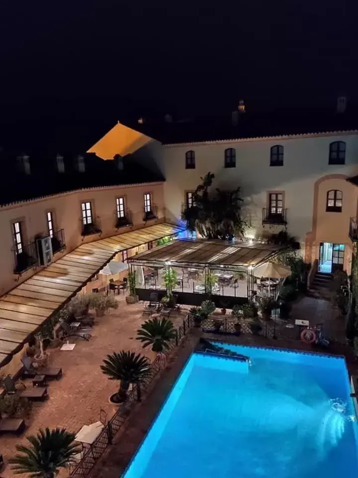 Swimming pool, Pool View in Hotel Alcázar de la Reina
