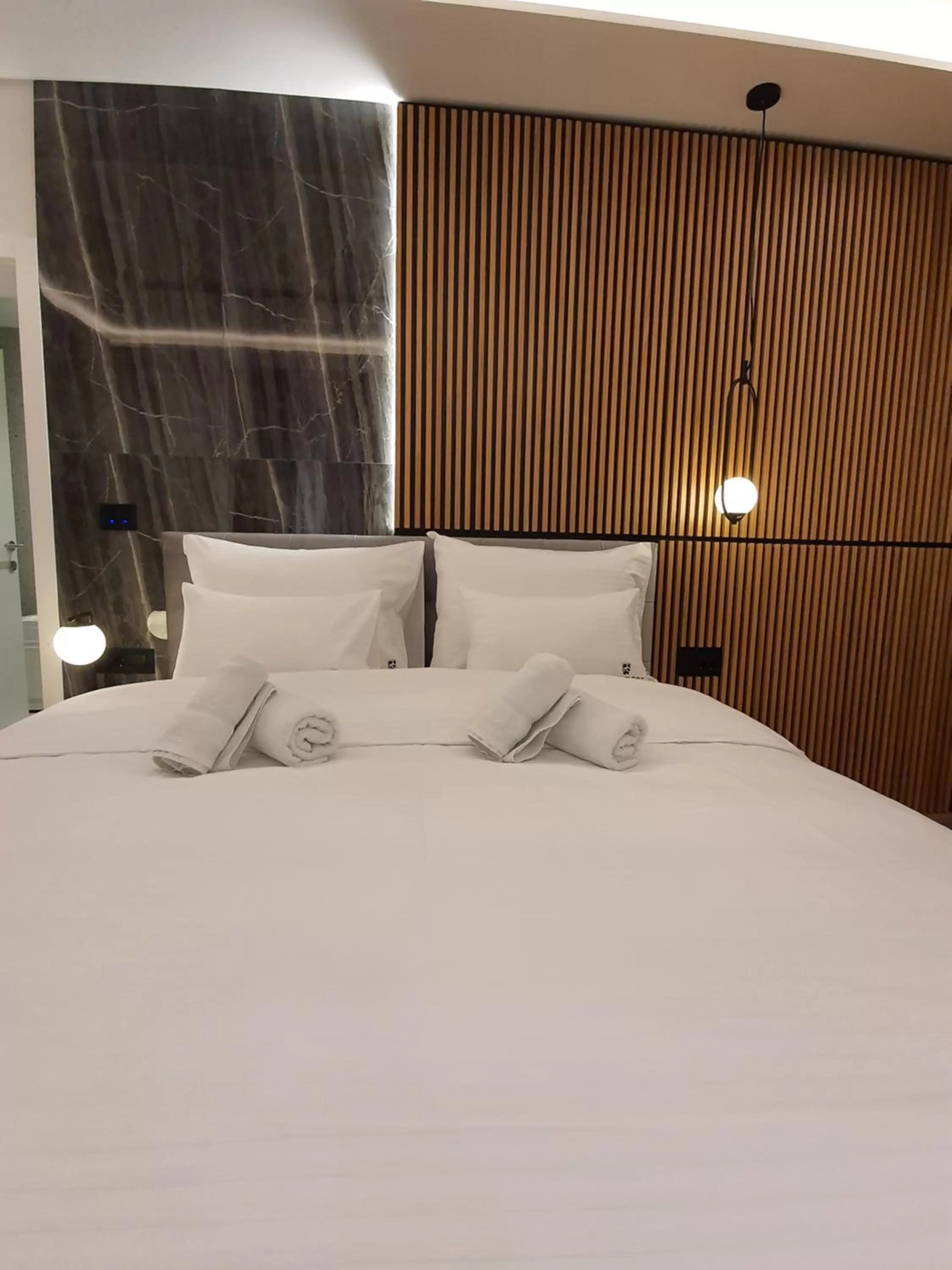 Bedroom, Bed in Privilege Suites by Central Park