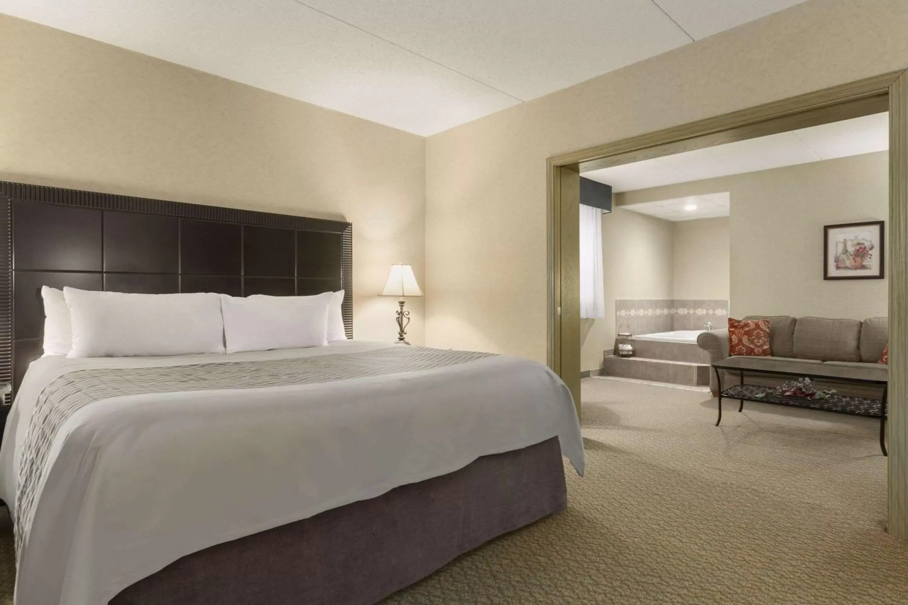 Photo of the whole room, Bed in Travelodge by Wyndham Winnipeg East