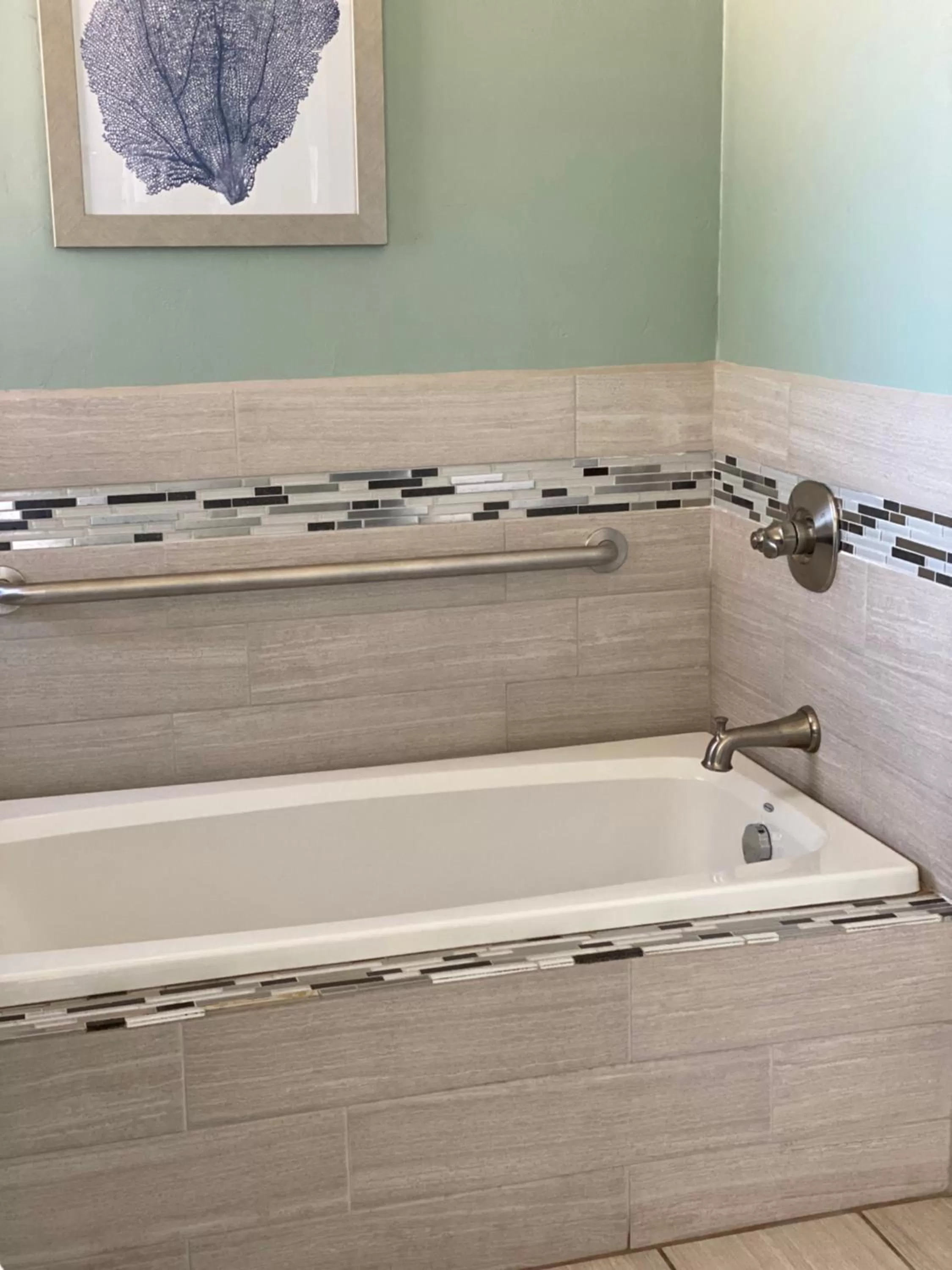 Bath, Bathroom in The Flagstone Boutique Inn & Suites