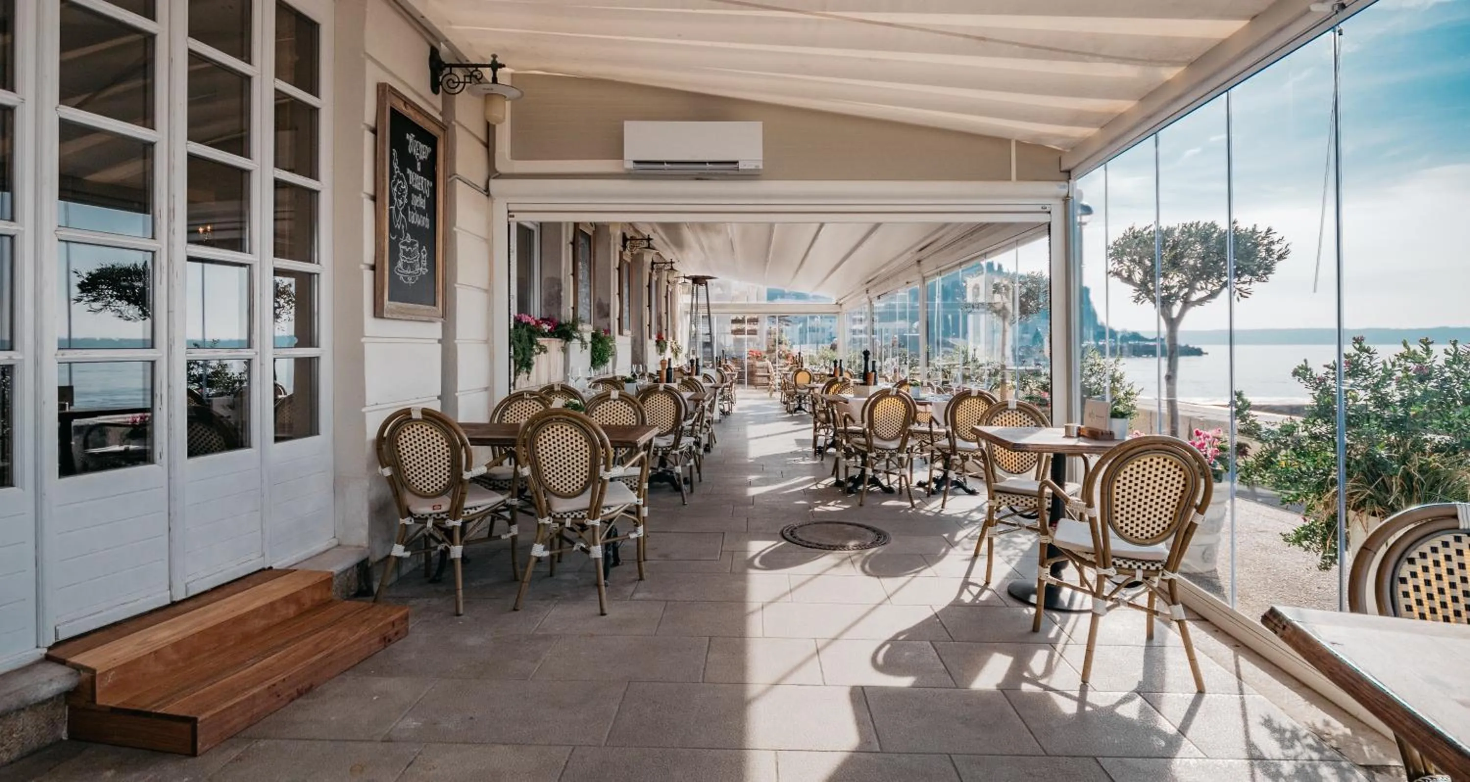 Restaurant/places to eat in Hotel Piran