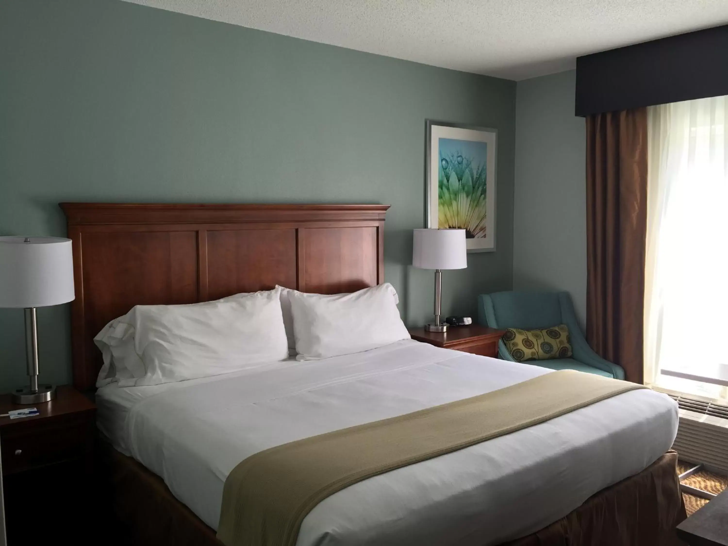 Bedroom, Bed in Baymont Inn & Suites Braselton Bedroom, Bed in Baymont Inn & Suites Braselton