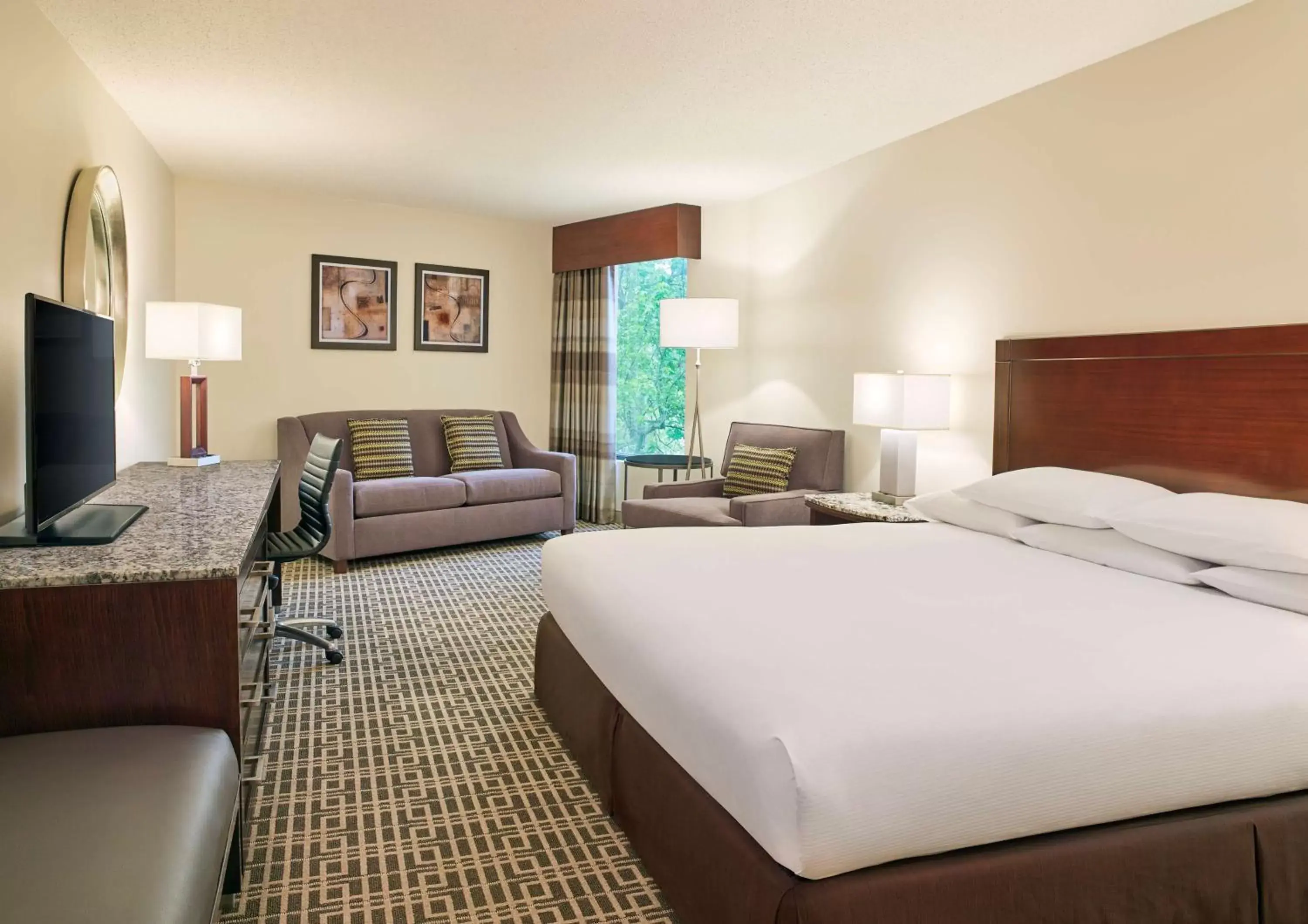 Bed in DoubleTree by Hilton Houston Intercontinental Airport