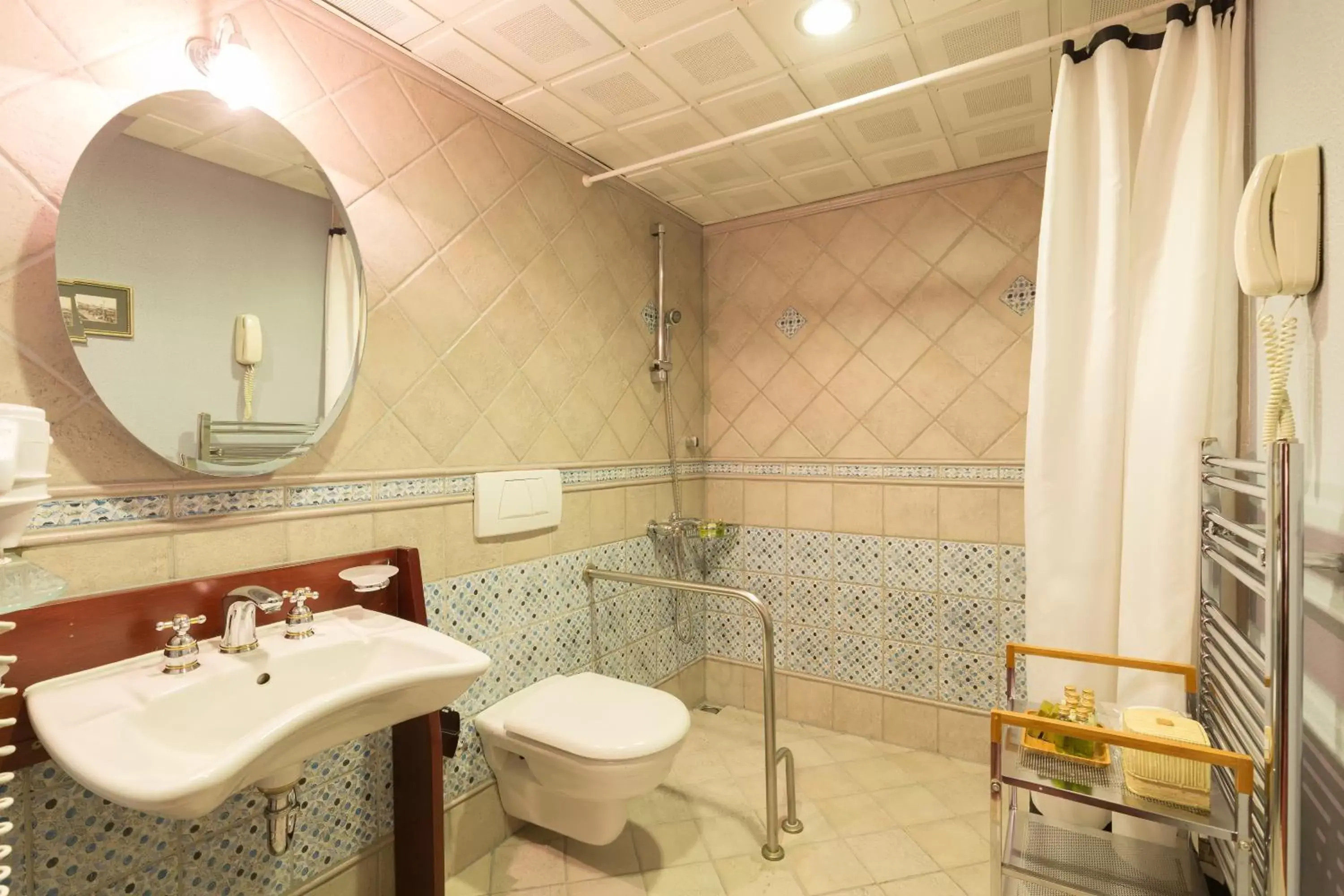 Bathroom in Sirkeci Mansion