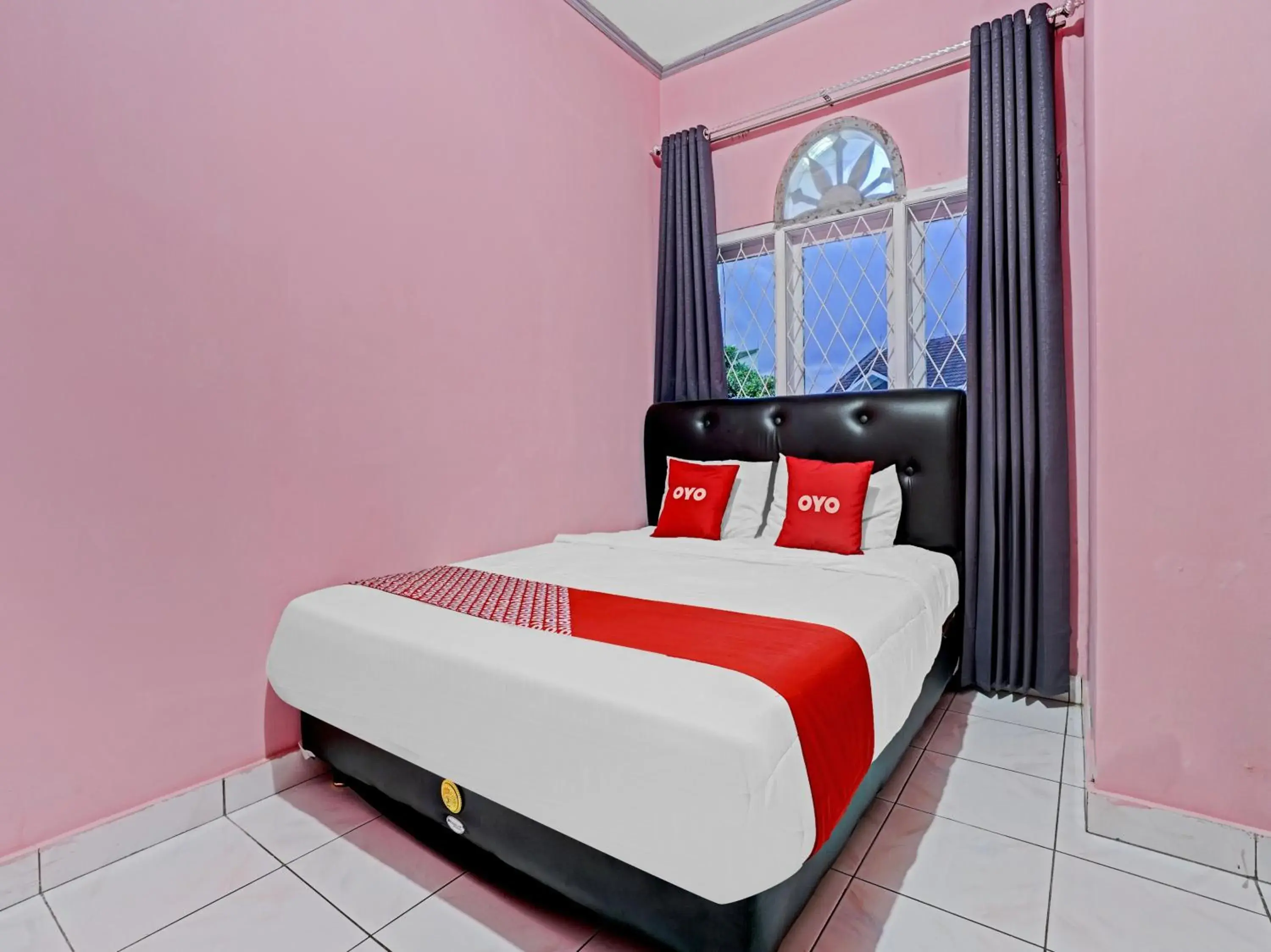 Bedroom in OYO 90289 Lestari Syariah Homestay