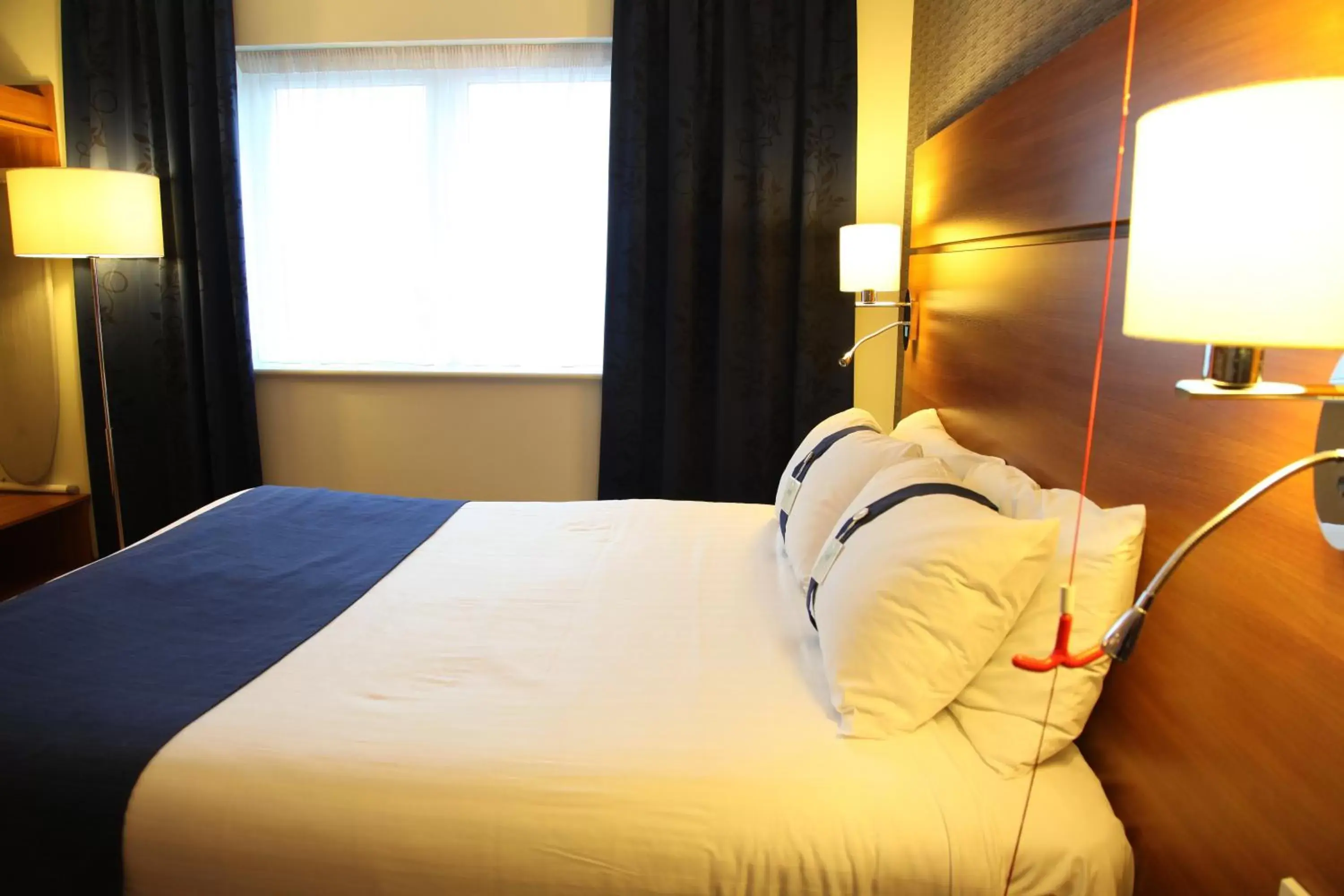 Photo of the whole room, Bed in Holiday Inn Express Braintree, an IHG Hotel