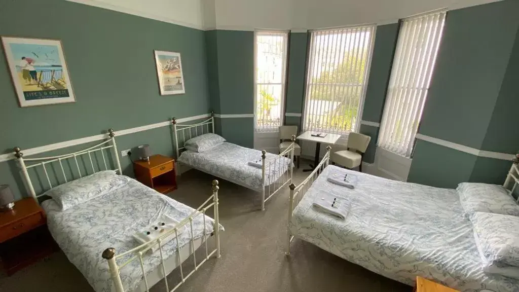 Photo of the whole room, Bed in Westward Ho Hotel