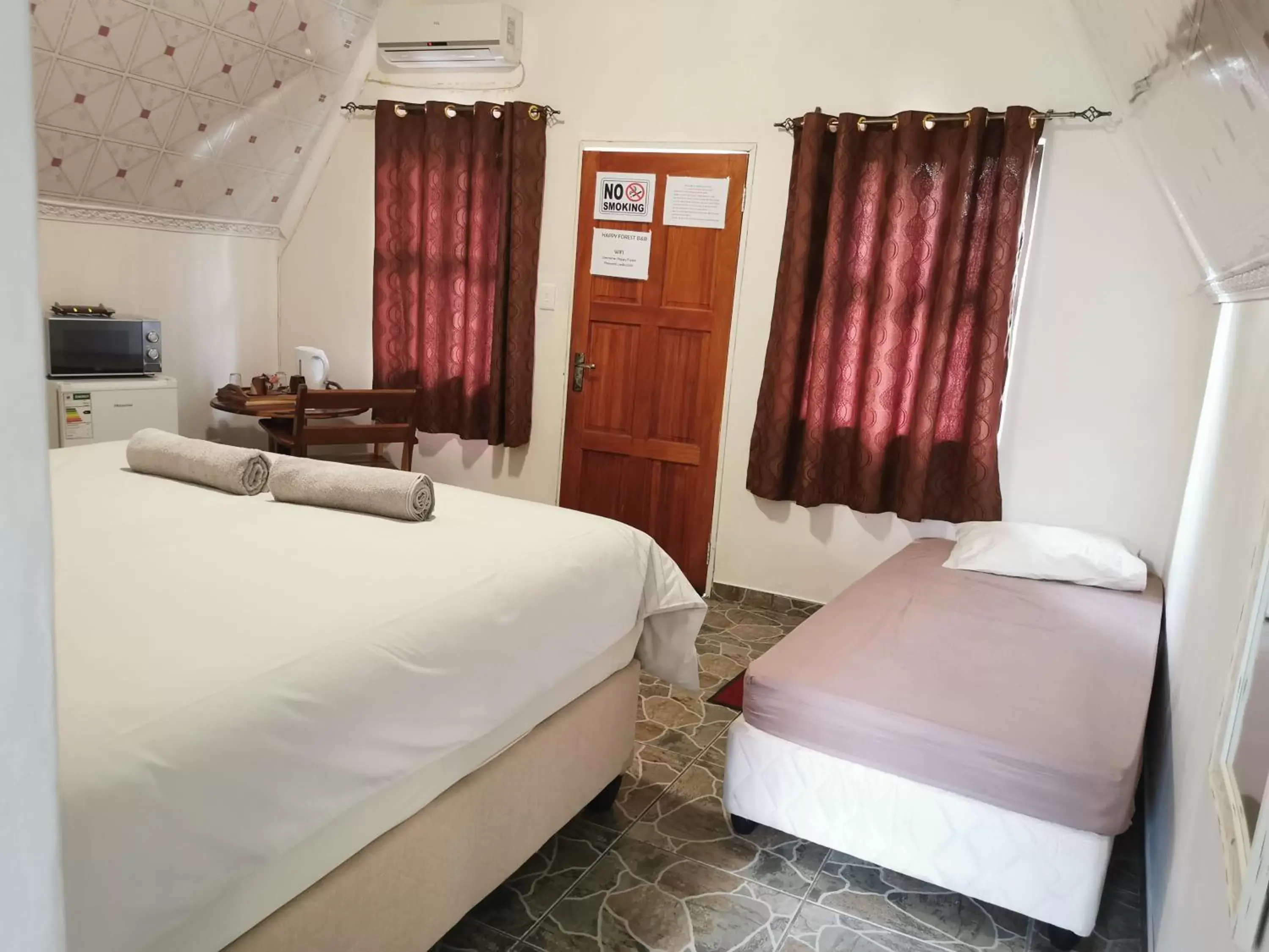 Deluxe Double Room (2 Adults + 1 Child) - single occupancy in Happy Forest B&B Deluxe Double Room (2 Adults + 1 Child) - single occupancy in Happy Forest B&B