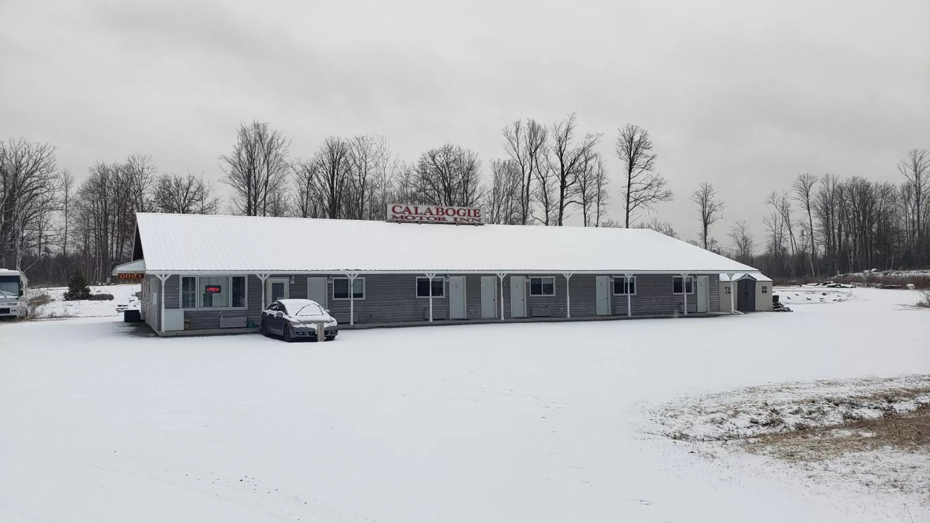 Property building, Winter in Calabogie Motor Inn