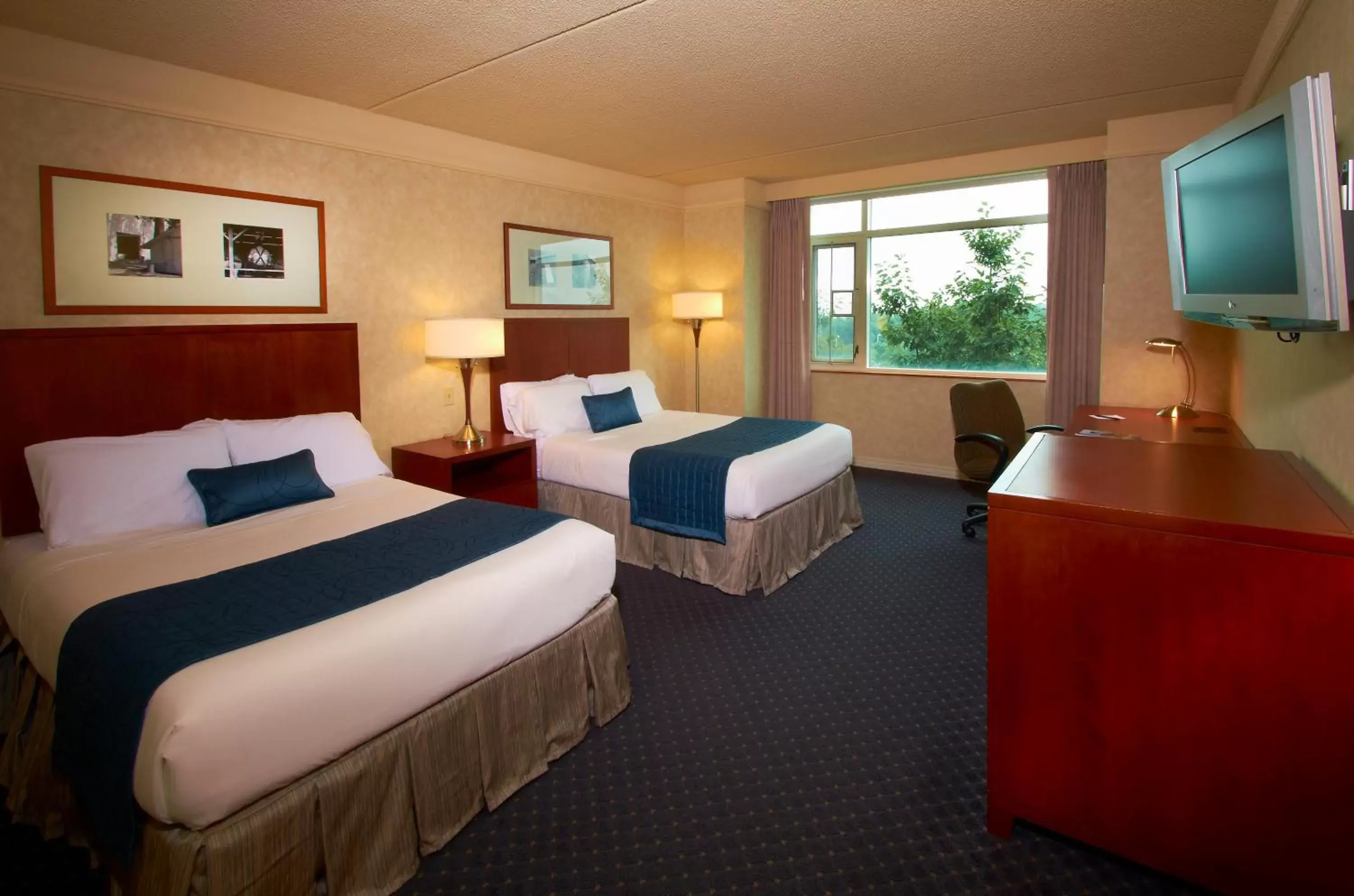 Bed in The Penn Stater Hotel and Conference Center
