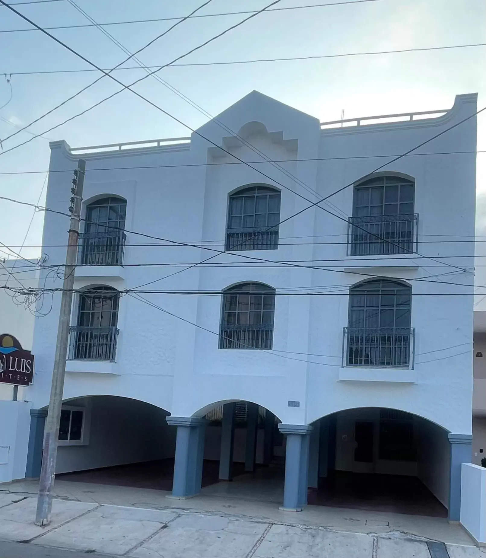 Property Building in Suites San Luis