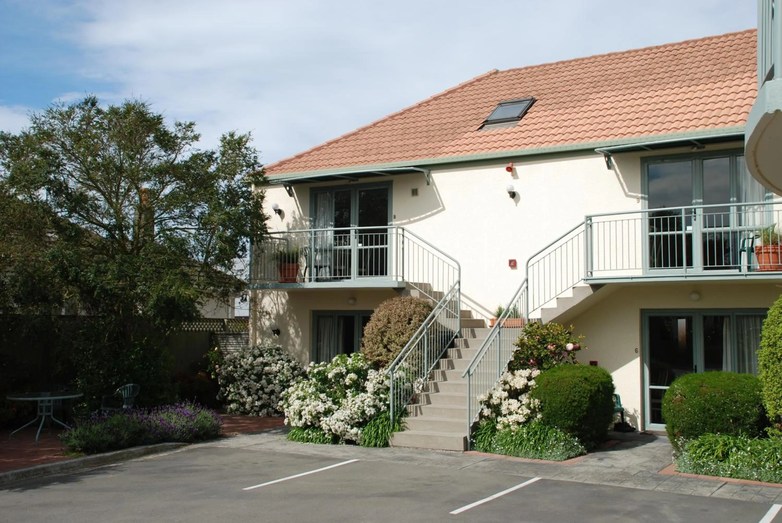 Property building in Alcala Motor Lodge