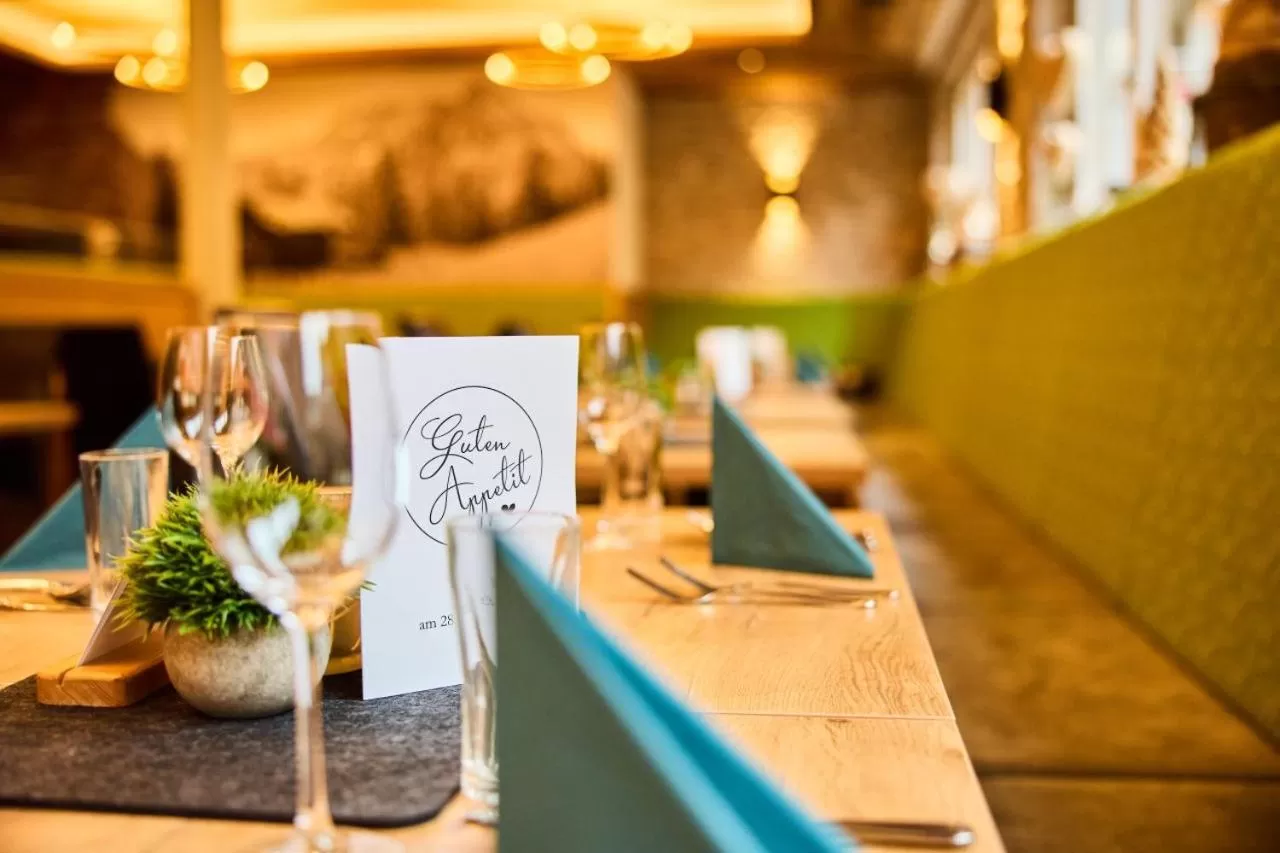 Restaurant/Places to Eat in Aparthotel Kleinwalsertal