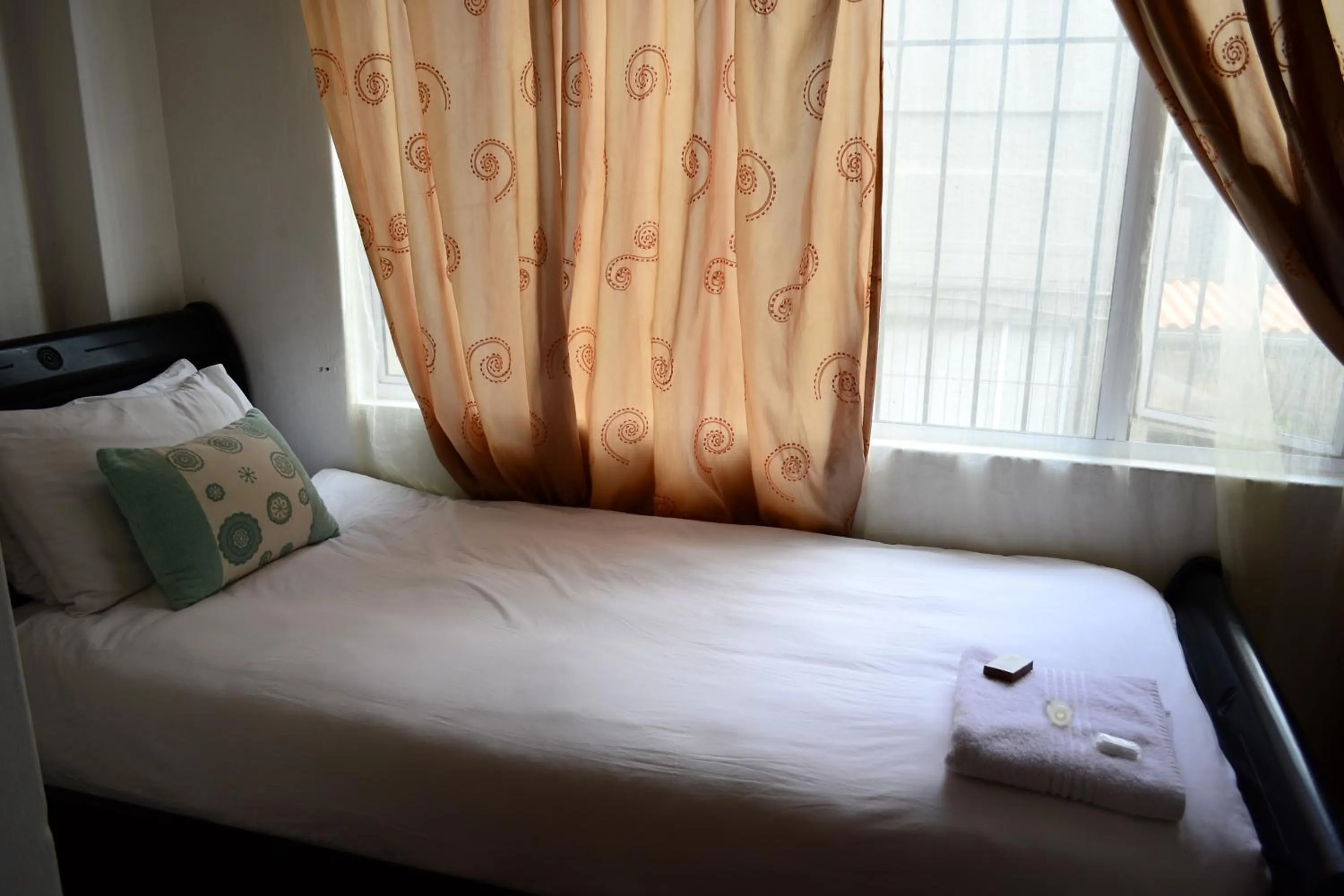 Bed in Laletsa Lodge