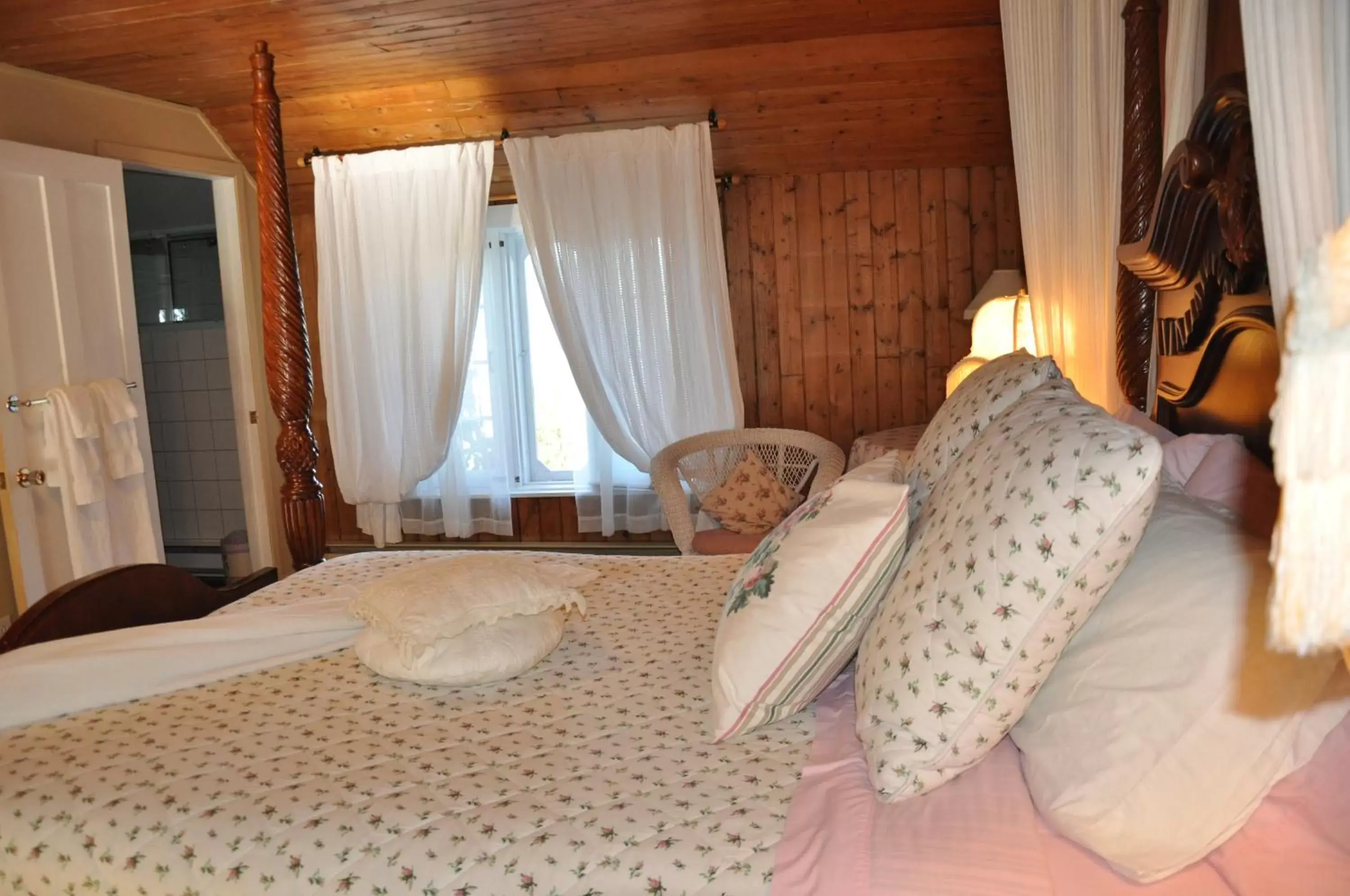 Bedroom, Bed in Auberge sur la Côte