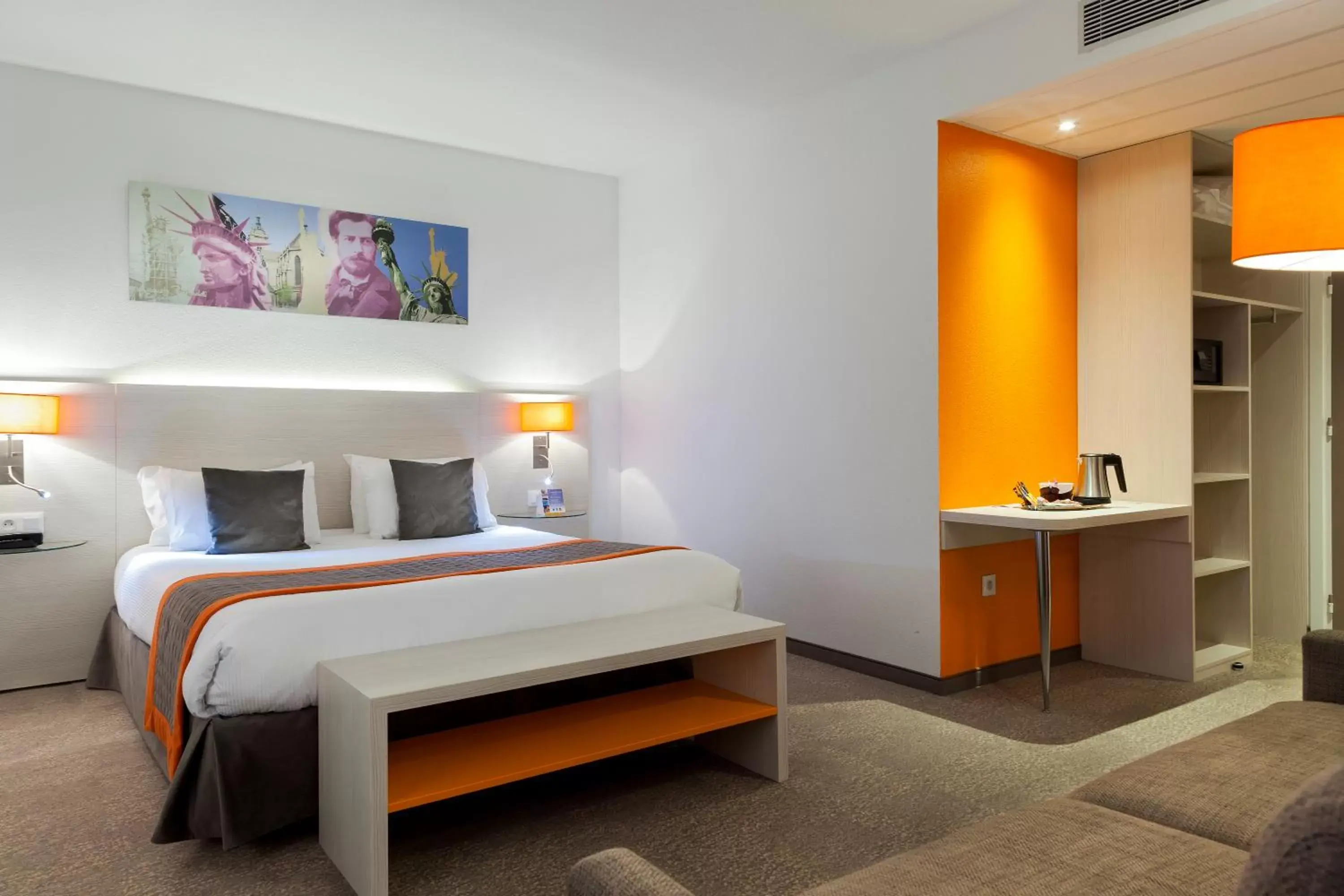 Bed in Comfort Hotel Expo Colmar
