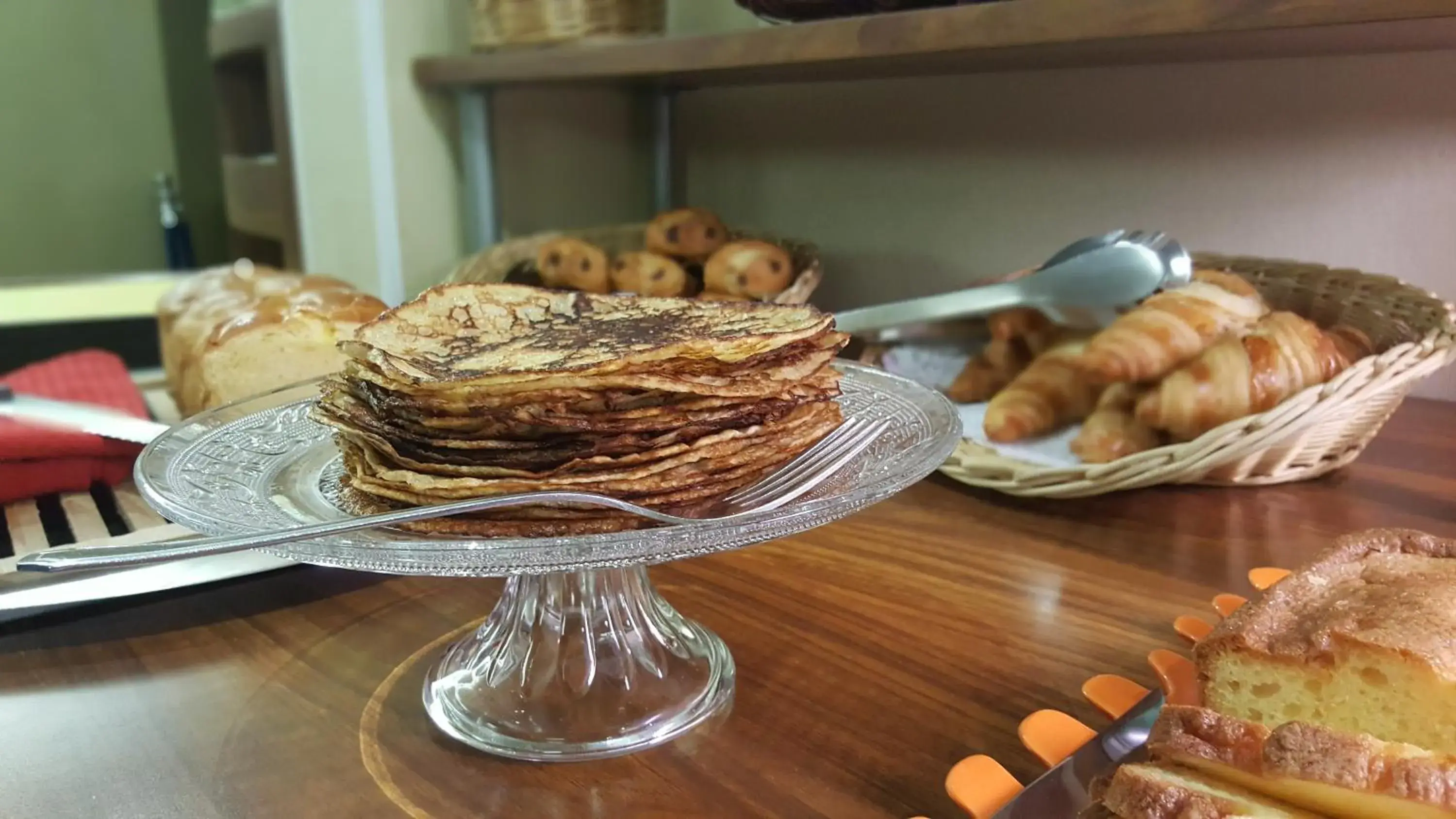 Buffet breakfast in Hotel Atoll