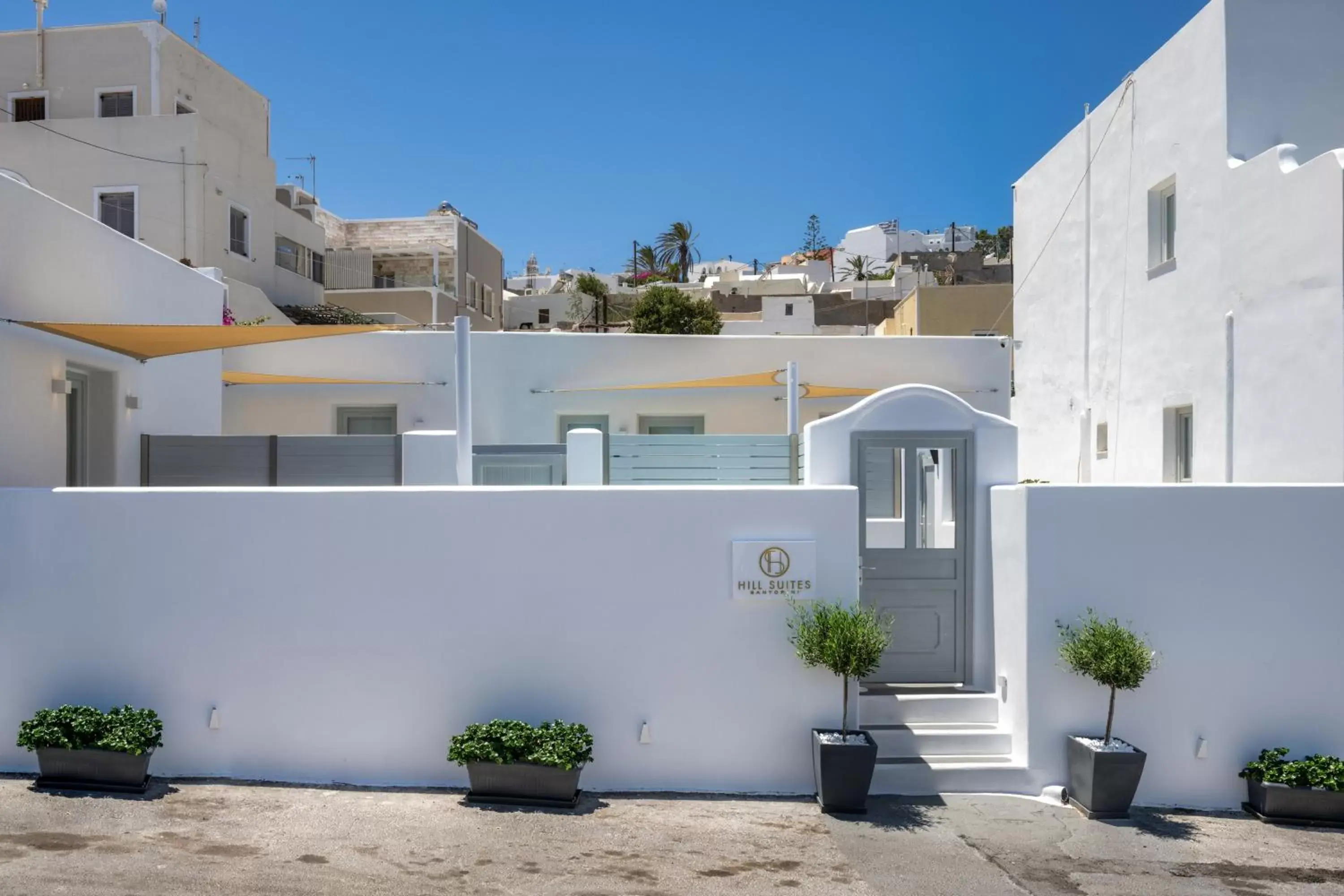 Property building in Hill Suites Property building in Hill Suites