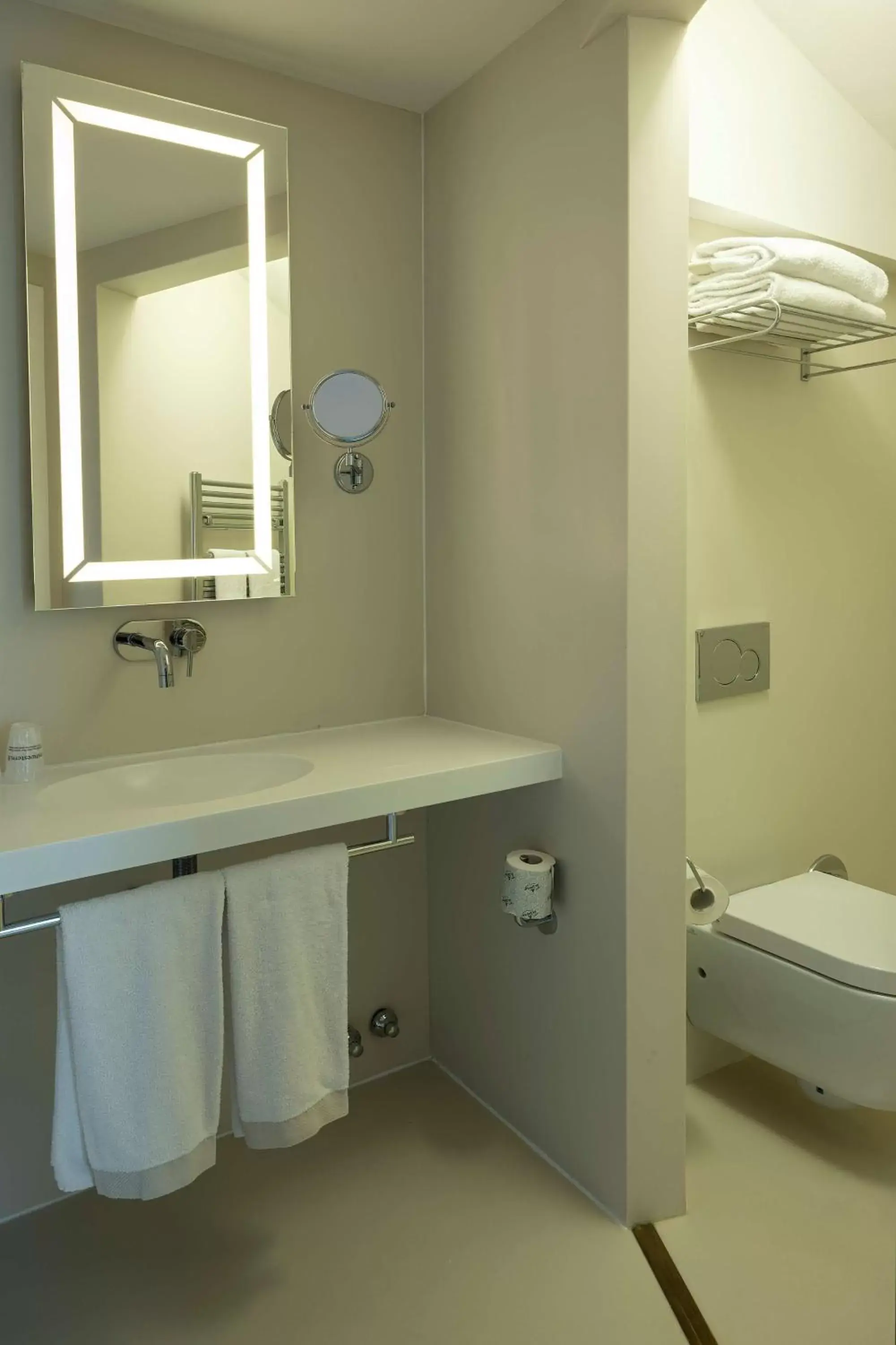 Bathroom in Antares Hotel Concorde, BW Signature Collection by Best Western