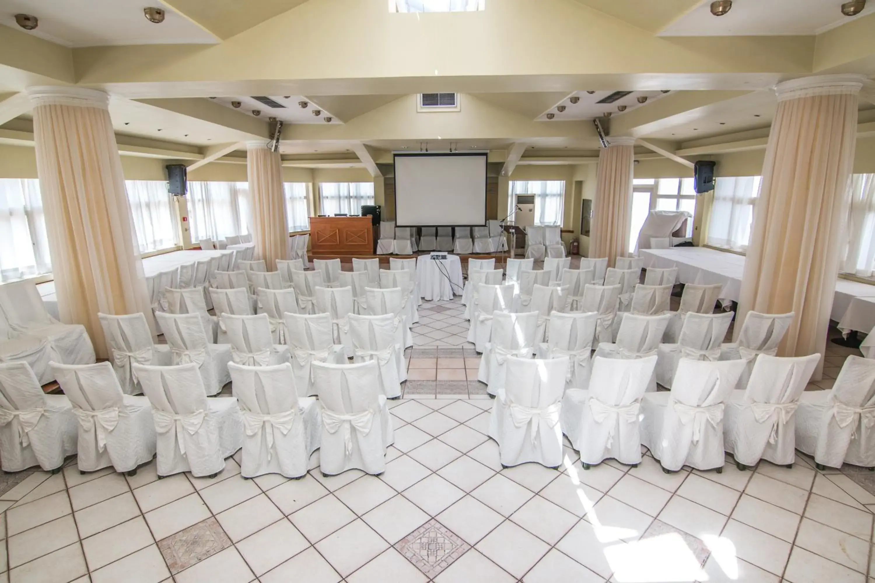 Banquet/Function facilities in Hotel Hermes