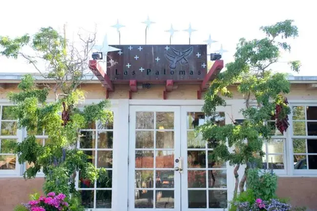 Facade/entrance, Property Building in Las Palomas