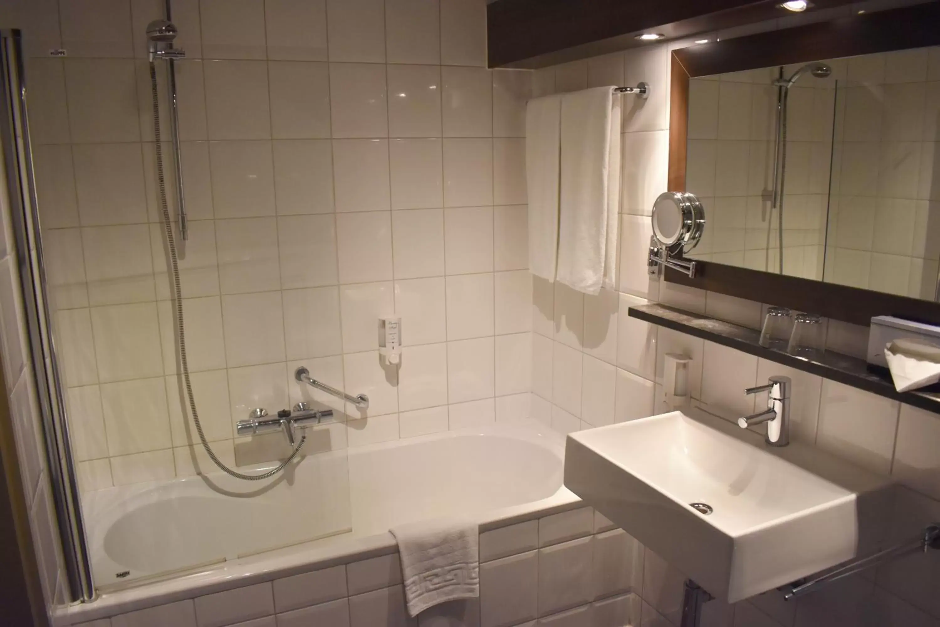 Bathroom in Fletcher Hotel-Restaurant Kasteel Erenstein Bathroom in Fletcher Hotel-Restaurant Kasteel Erenstein