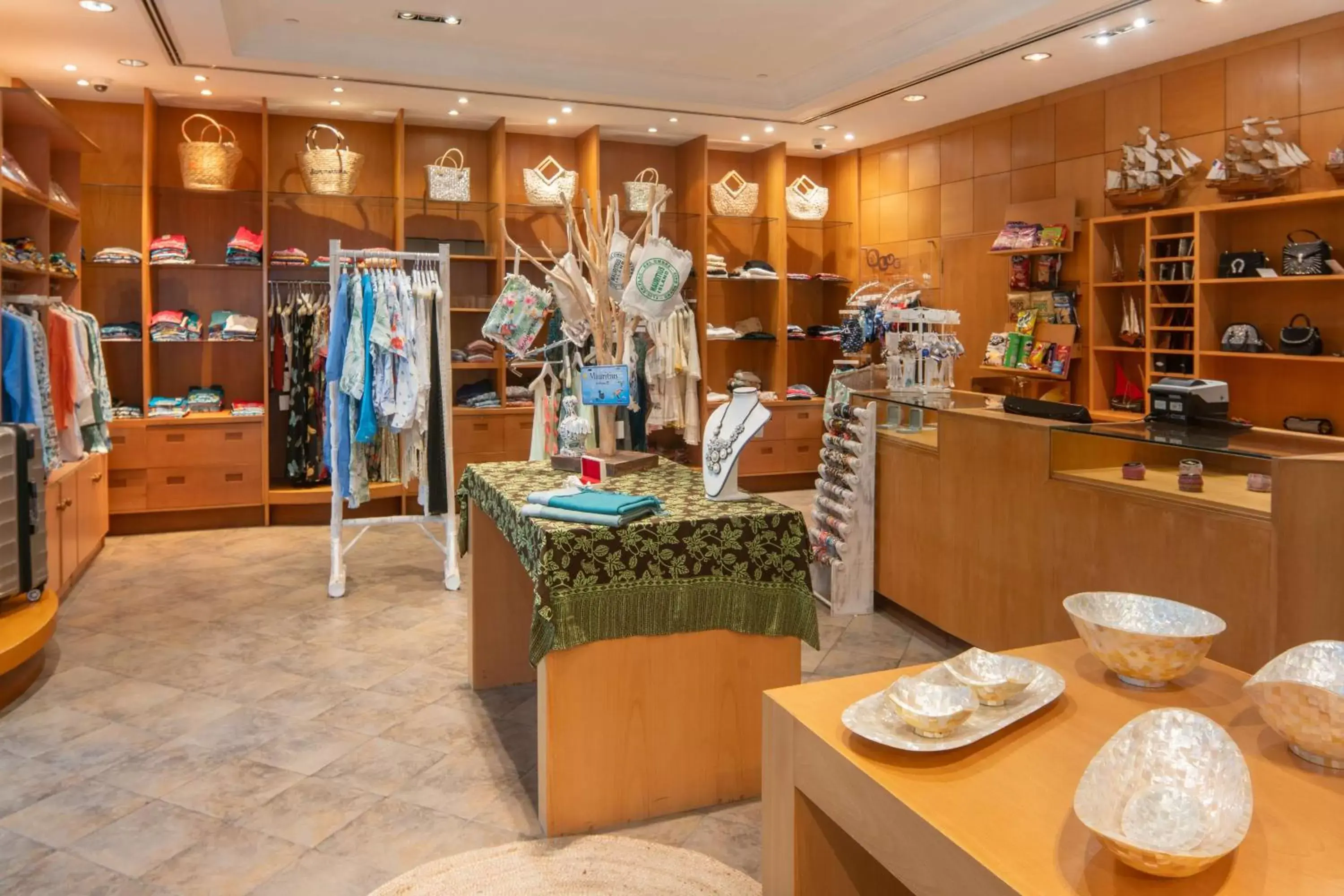 On-site shops in Hilton Mauritius Resort & Spa